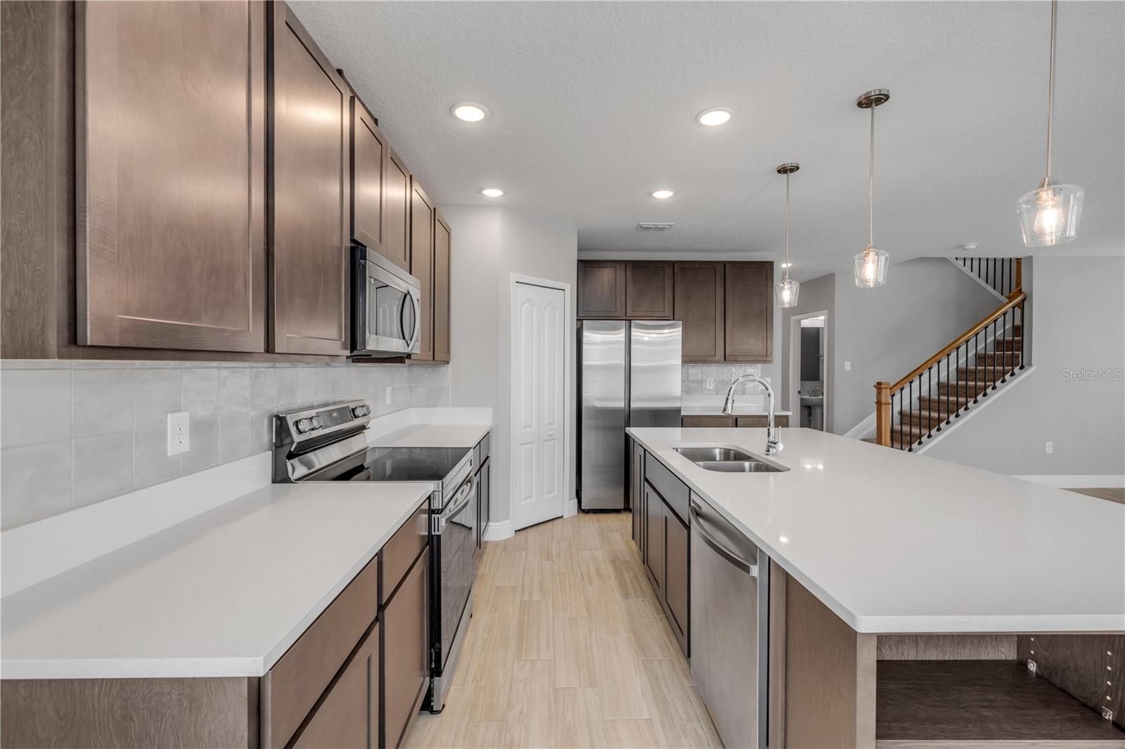 2211 ELEGANT MANOR CIR, EDGEWATER, FL, 32141