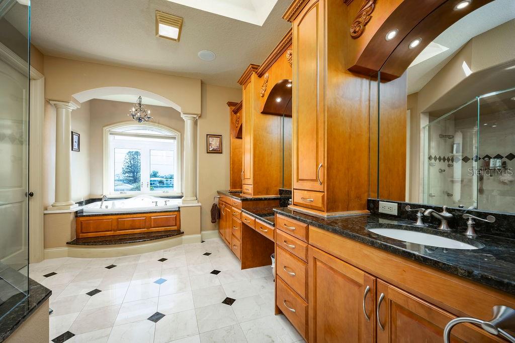 TB8407156 Property Photo