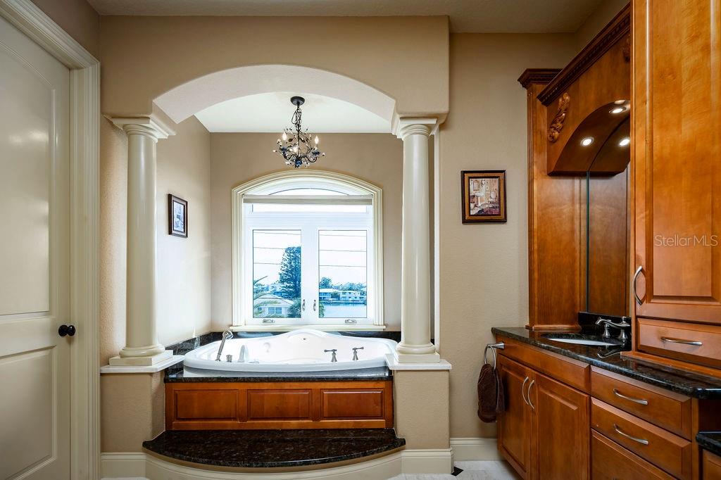 TB8407156 Property Photo