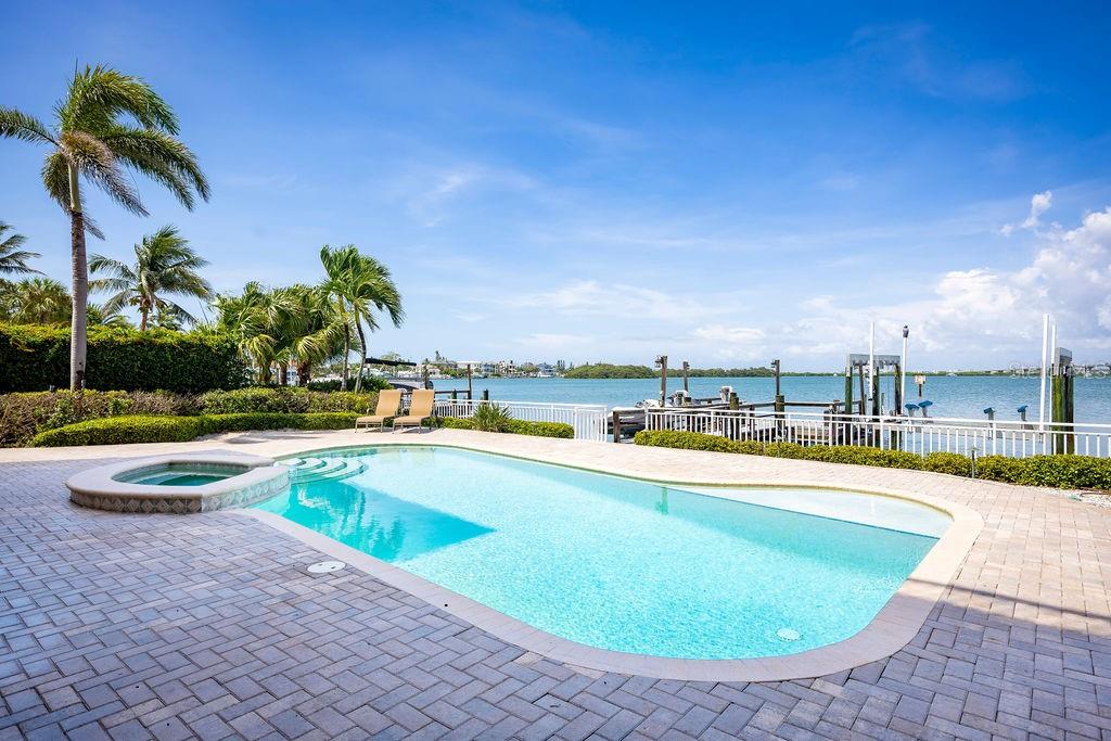 TB8407156 Property Photo