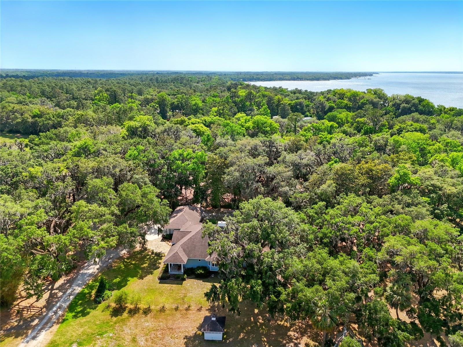 133 FEDERAL POINT RD, EAST PALATKA, FL, 32131