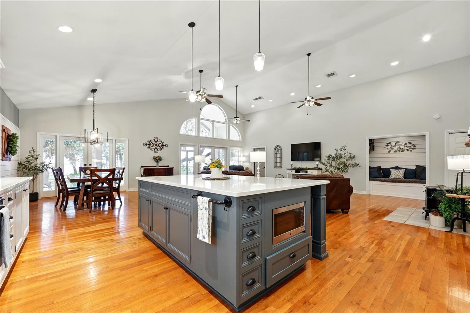 133 FEDERAL POINT RD, EAST PALATKA, FL, 32131