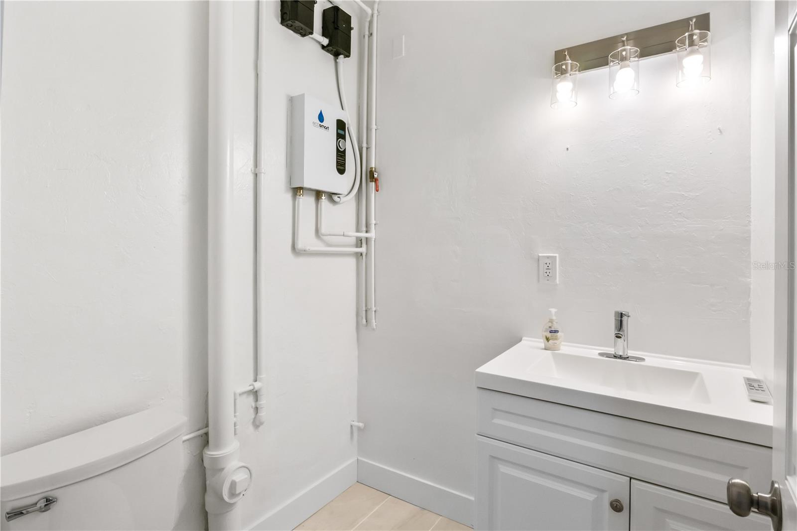 24490 YACHT CLUB BLVD, PUNTA GORDA, FL, 33955