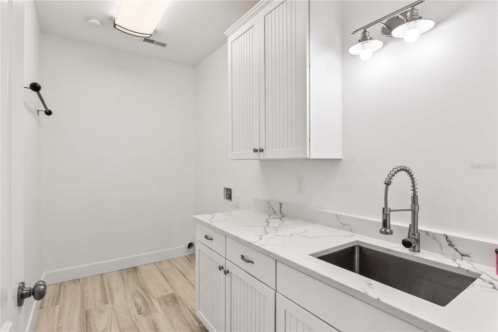 24490 YACHT CLUB BLVD, PUNTA GORDA, FL, 33955