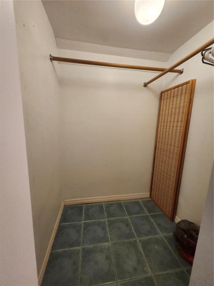 1925 OVERBROOK AVE, CLEARWATER, FL, 33755