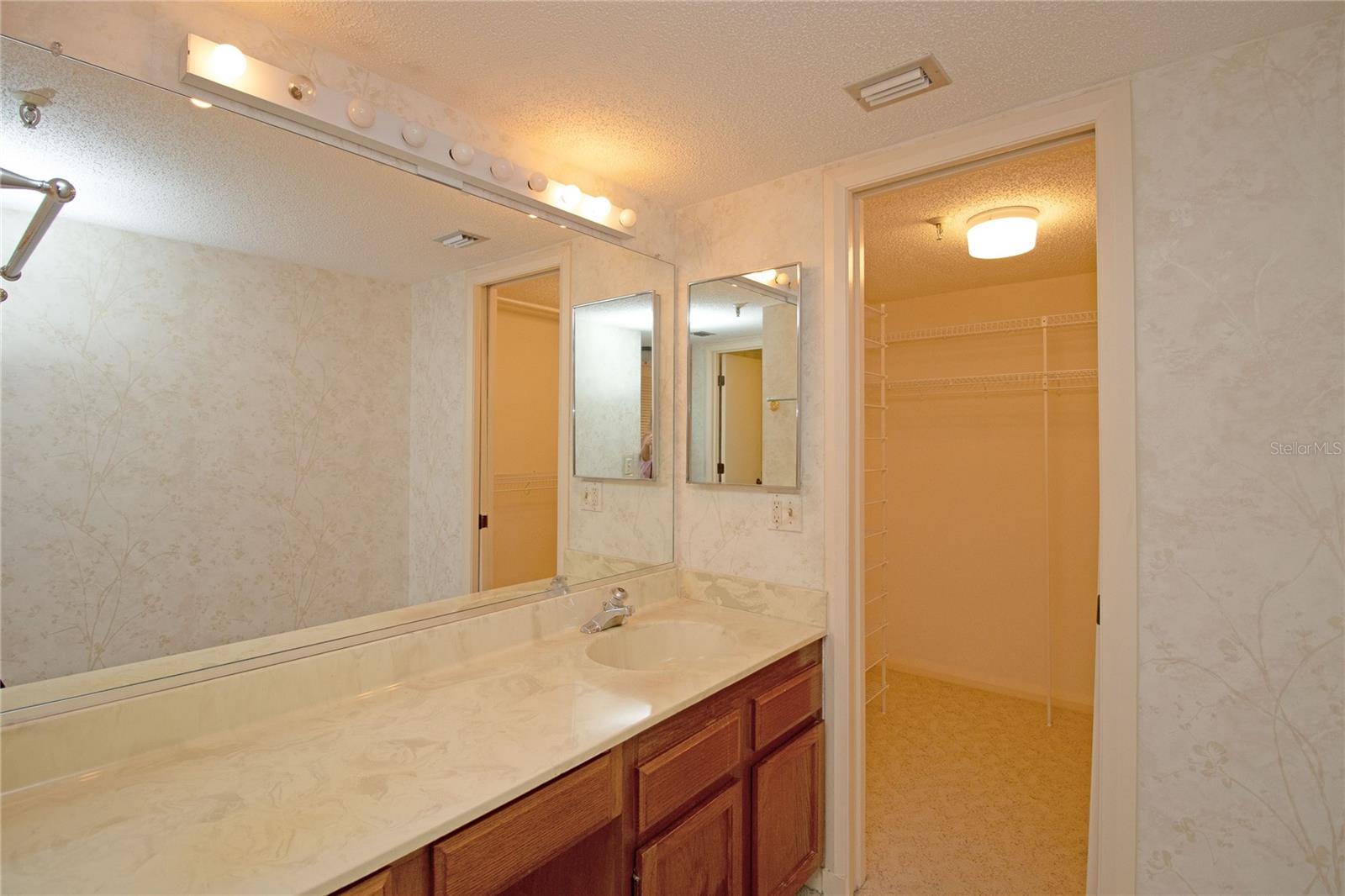 5950 PELICAN BAY PLZ S #1004, GULFPORT, FL, 33707