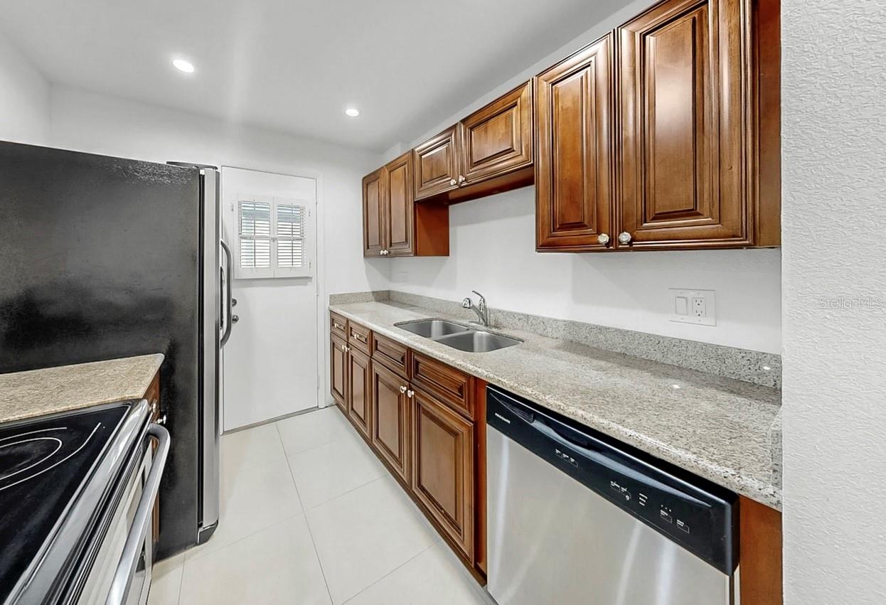 1146 KING ARTHUR CT #114, DUNEDIN, FL, 34698