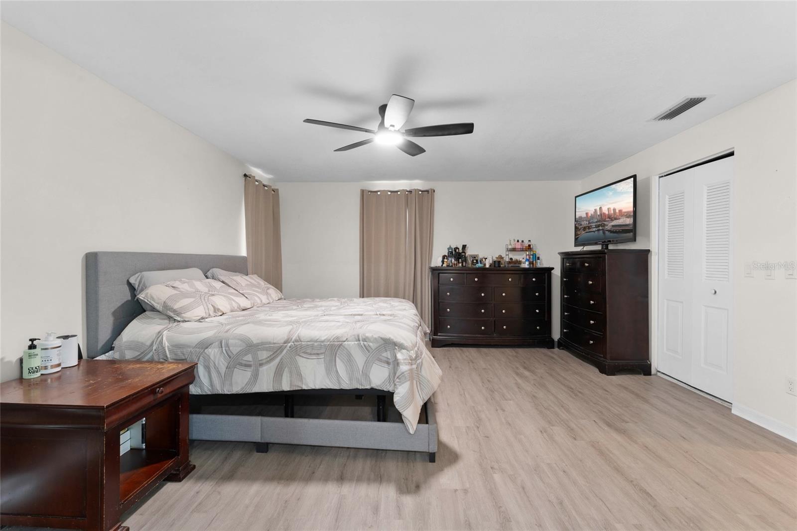 7712 WINGING WAY DR, TAMPA, FL, 33615