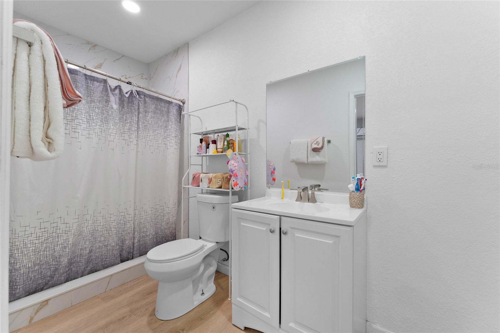 7712 WINGING WAY DR, TAMPA, FL, 33615