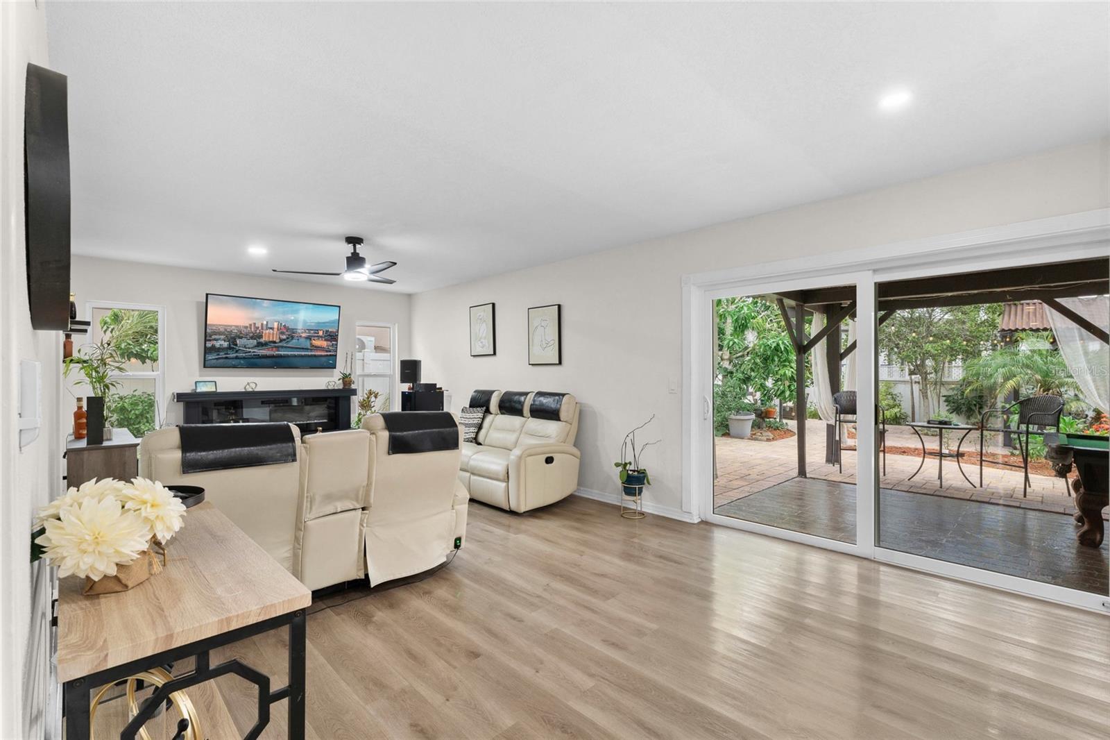 7712 WINGING WAY DR, TAMPA, FL, 33615