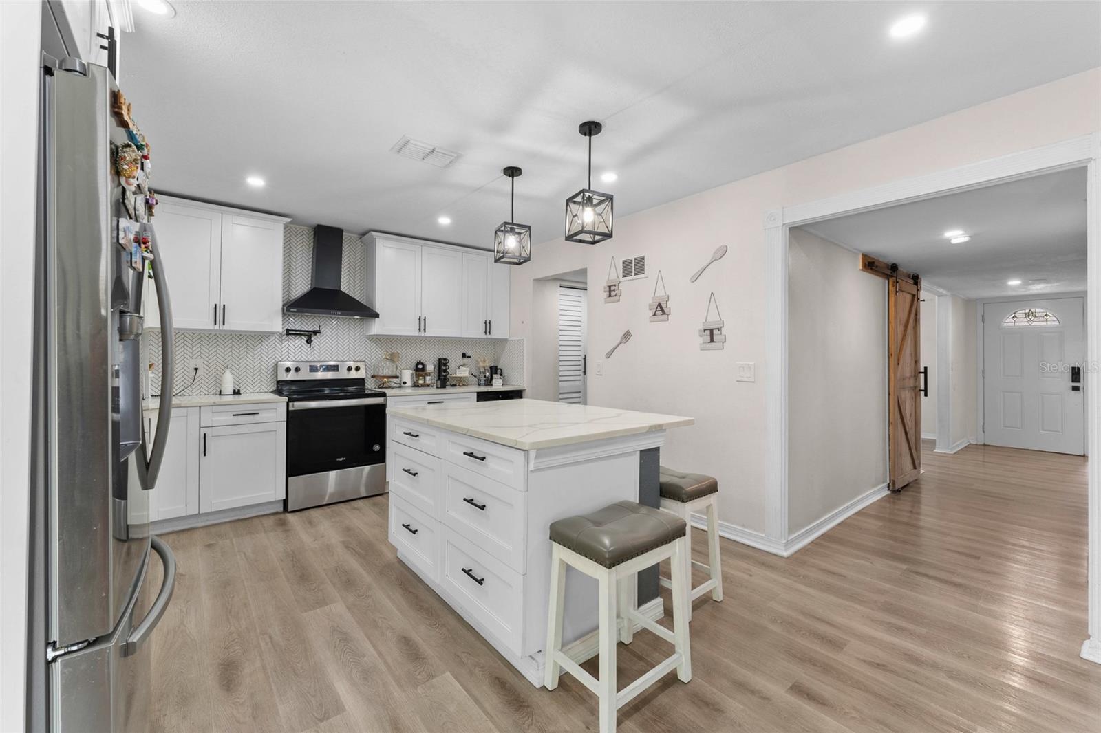 7712 WINGING WAY DR, TAMPA, FL, 33615