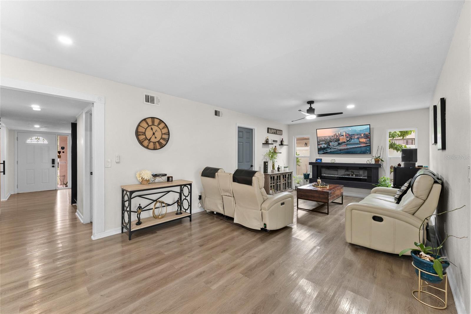 7712 WINGING WAY DR, TAMPA, FL, 33615