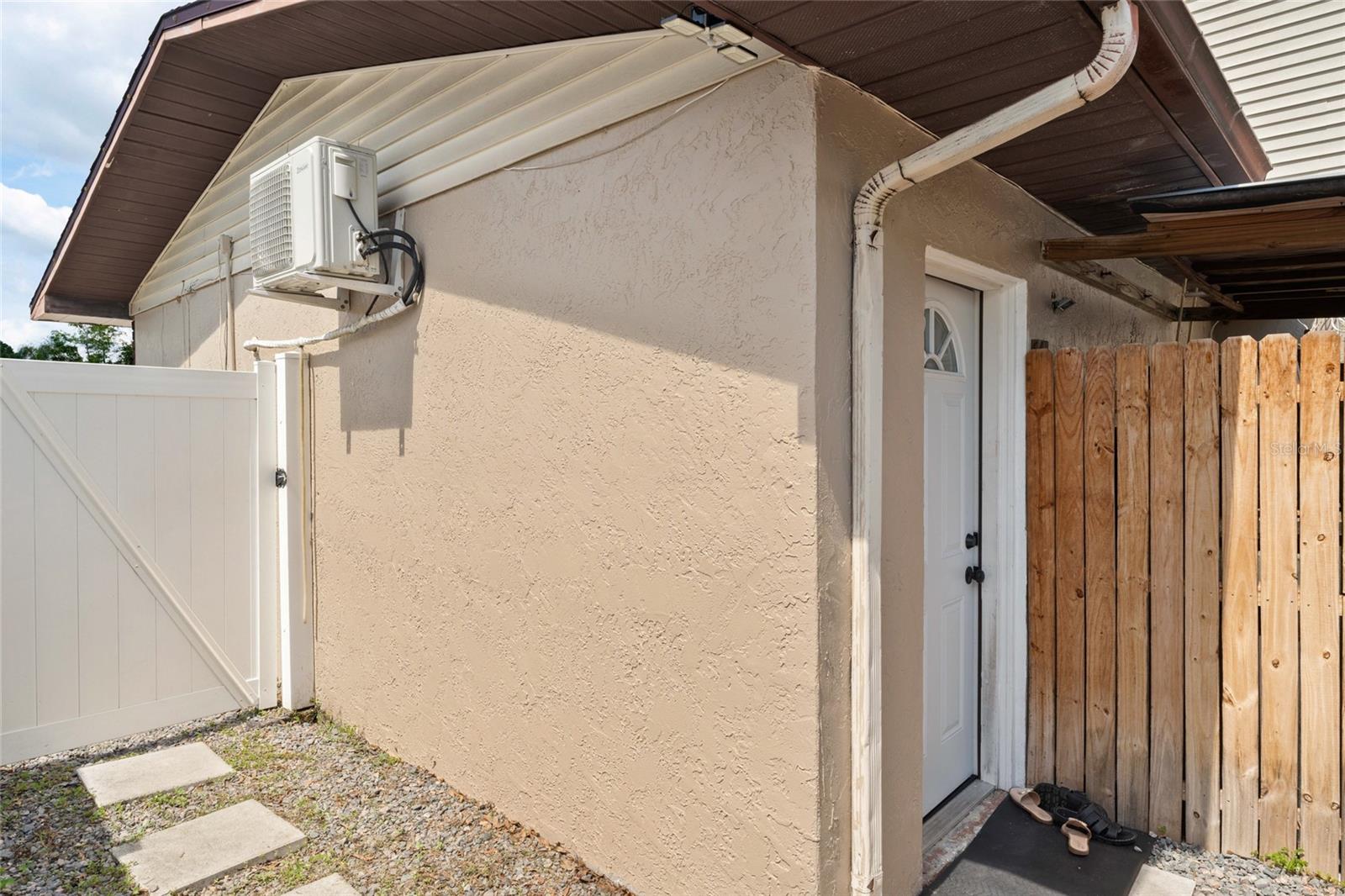 7712 WINGING WAY DR, TAMPA, FL, 33615