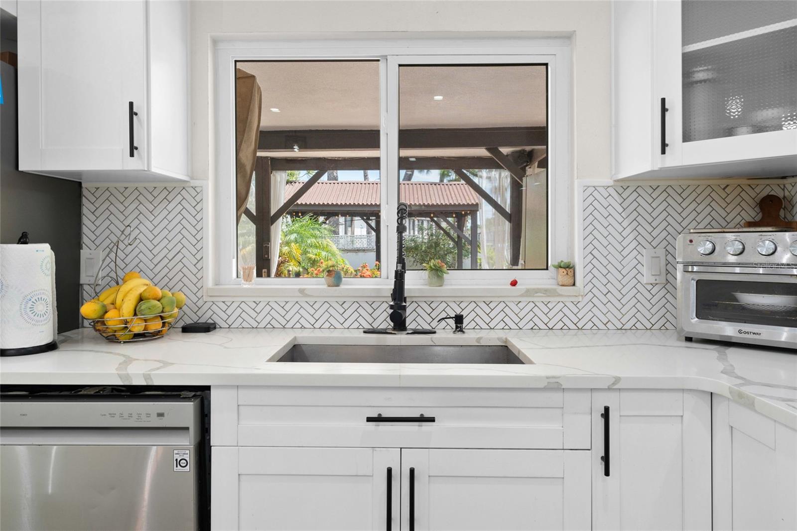 7712 WINGING WAY DR, TAMPA, FL, 33615