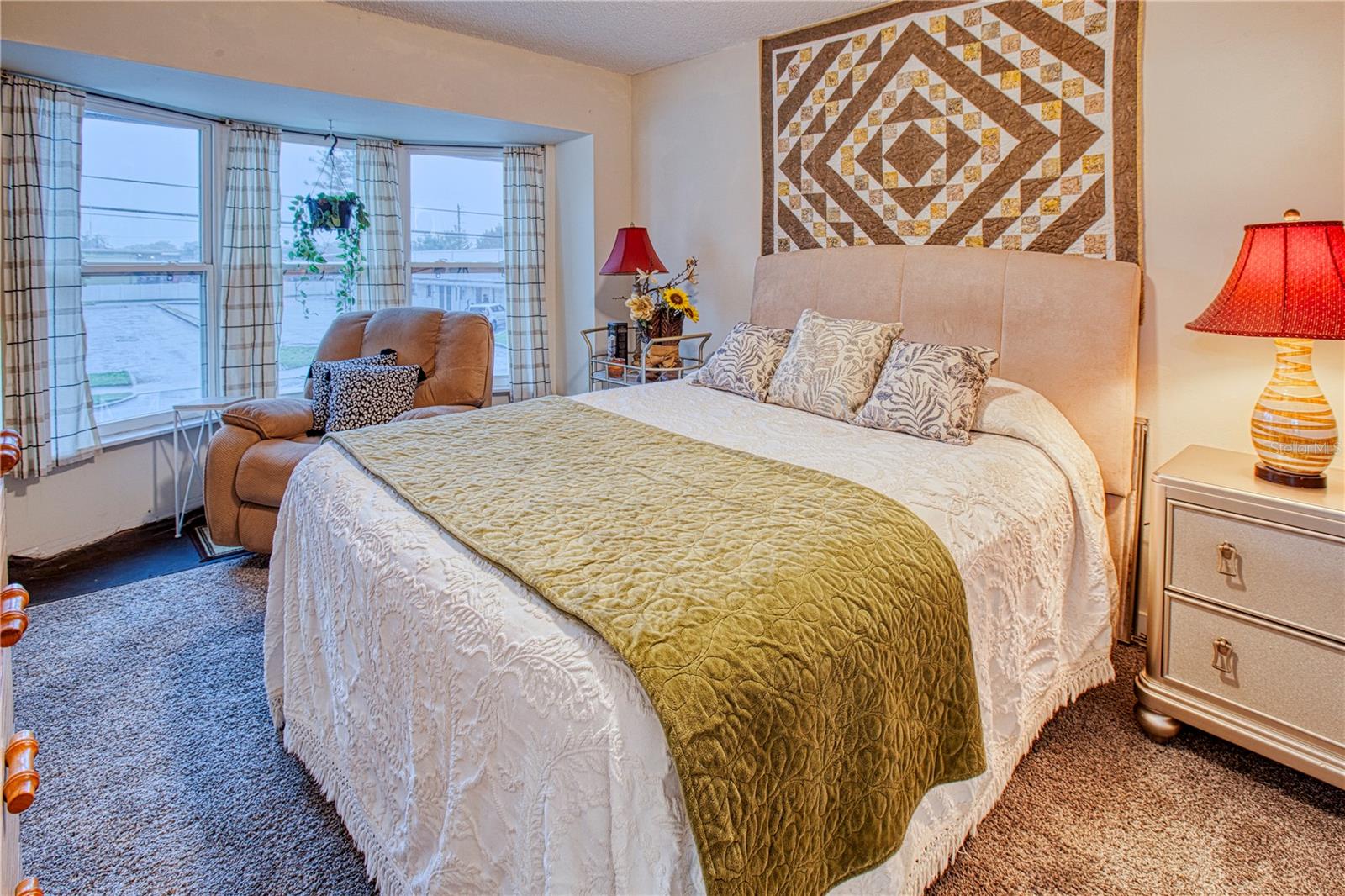 TB8407366 Property Photo