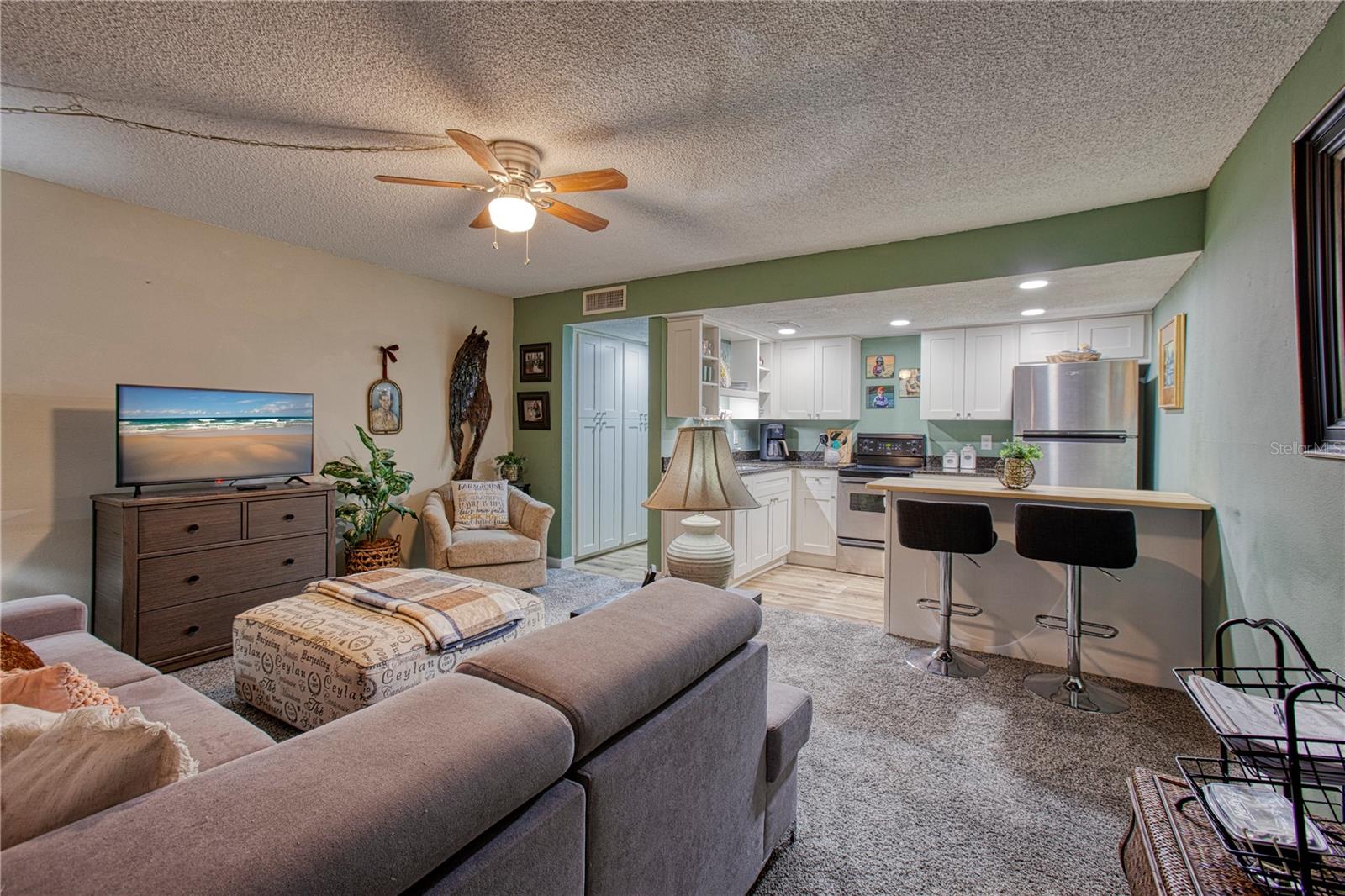 TB8407366 Property Photo