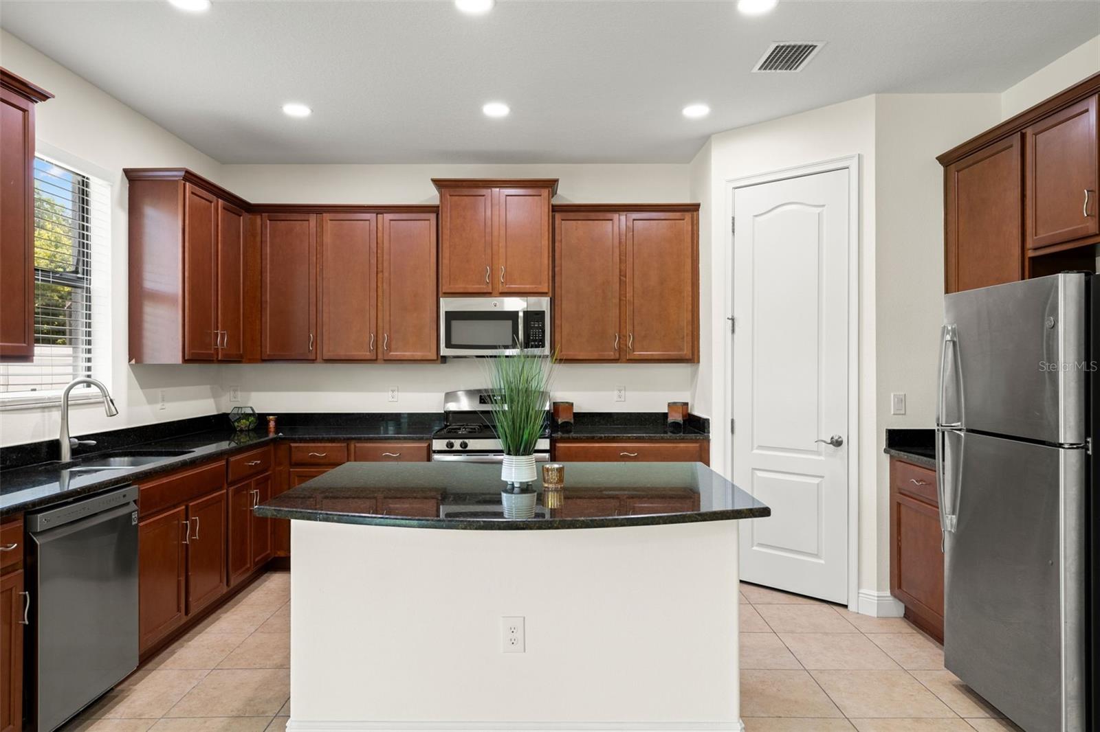 19820 LONESOME PINE DR, LAND O LAKES, FL, 34638