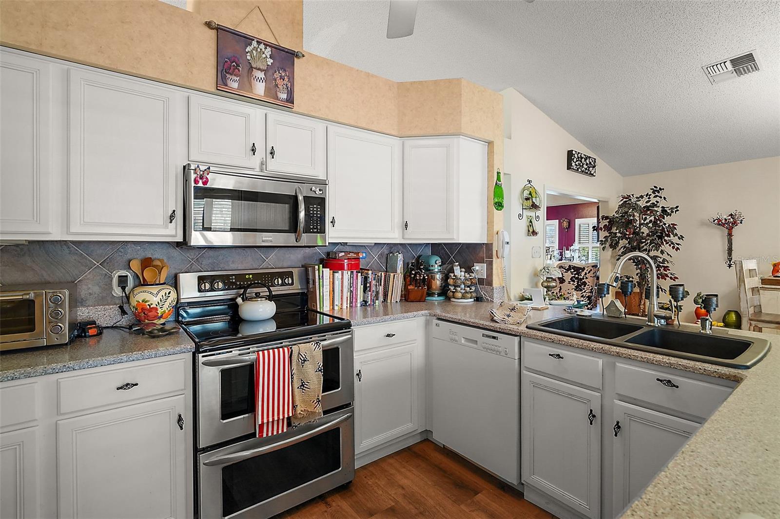 25102 MERIWEATHER RD, LEESBURG, FL, 34748