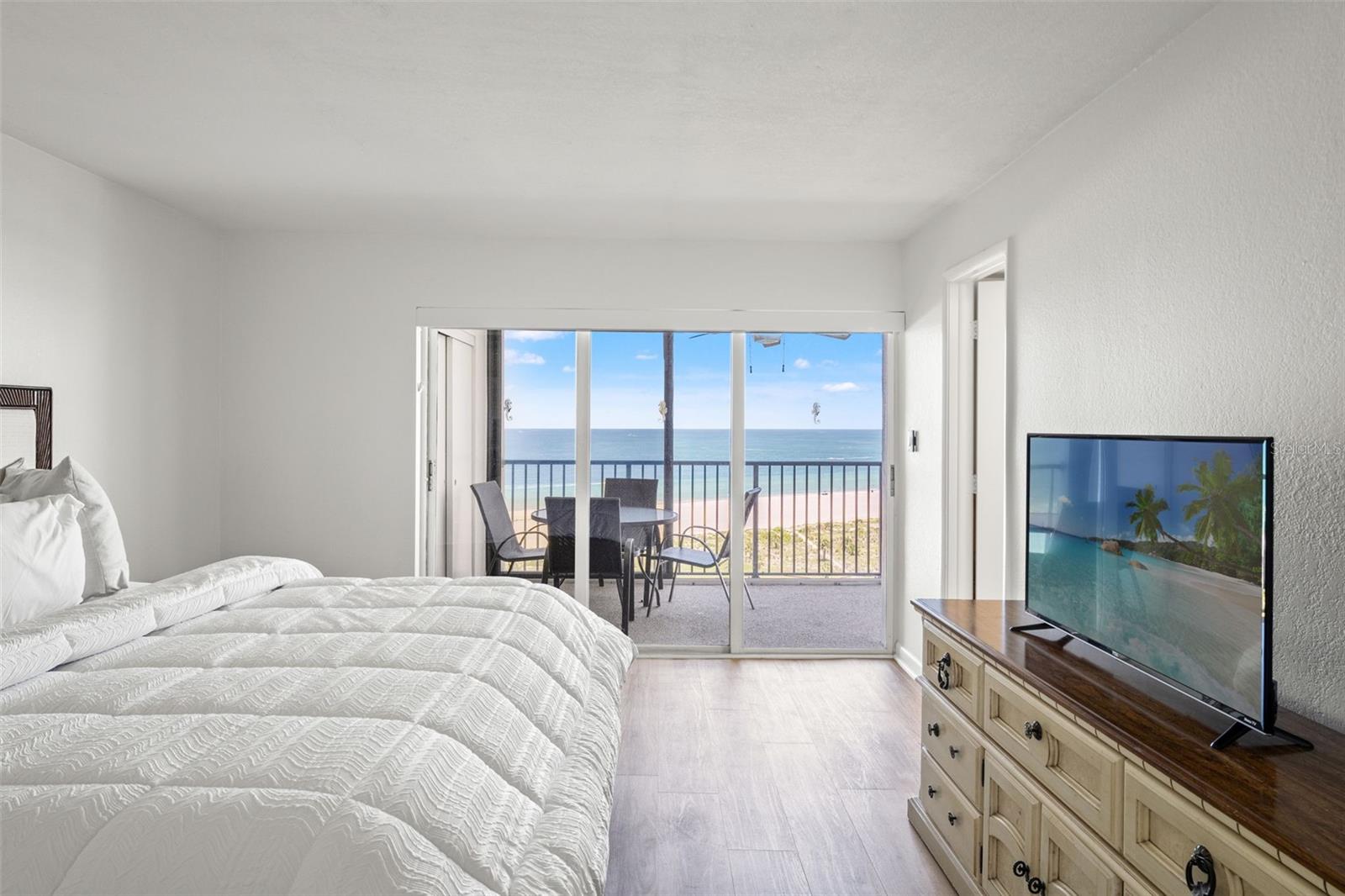 1230 GULF BLVD #1406, CLEARWATER BEACH, FL, 33767