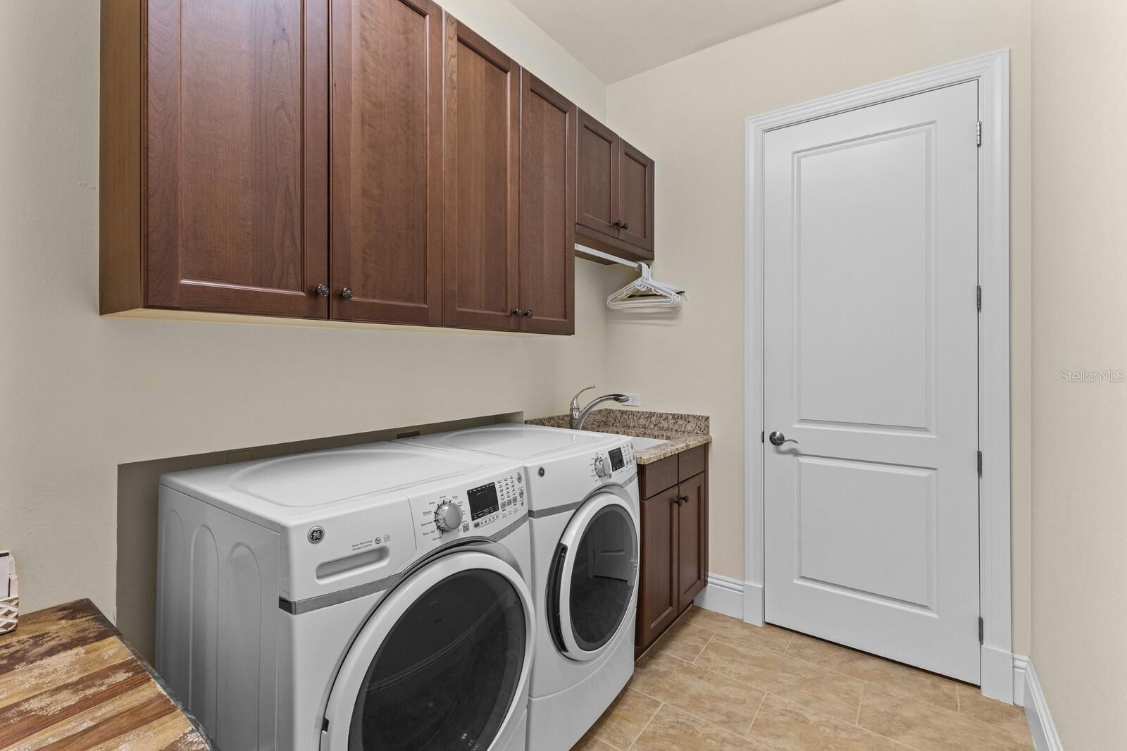 A4658914 Property Photo