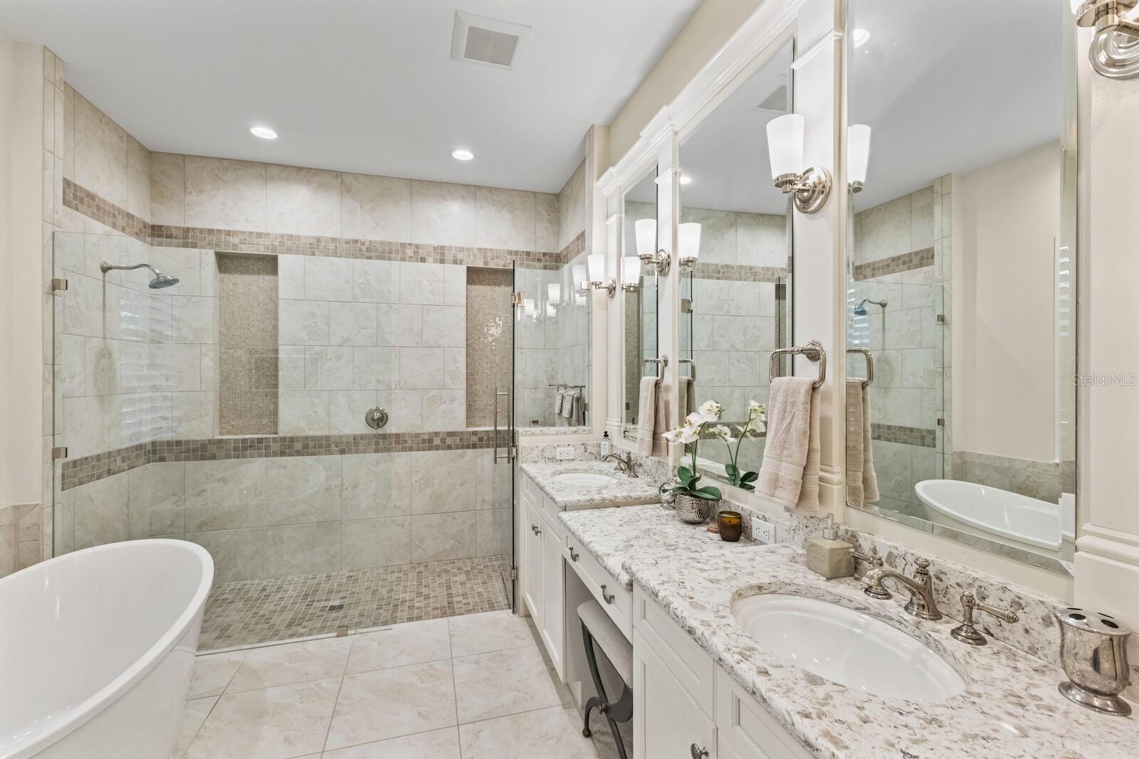A4658914 Property Photo