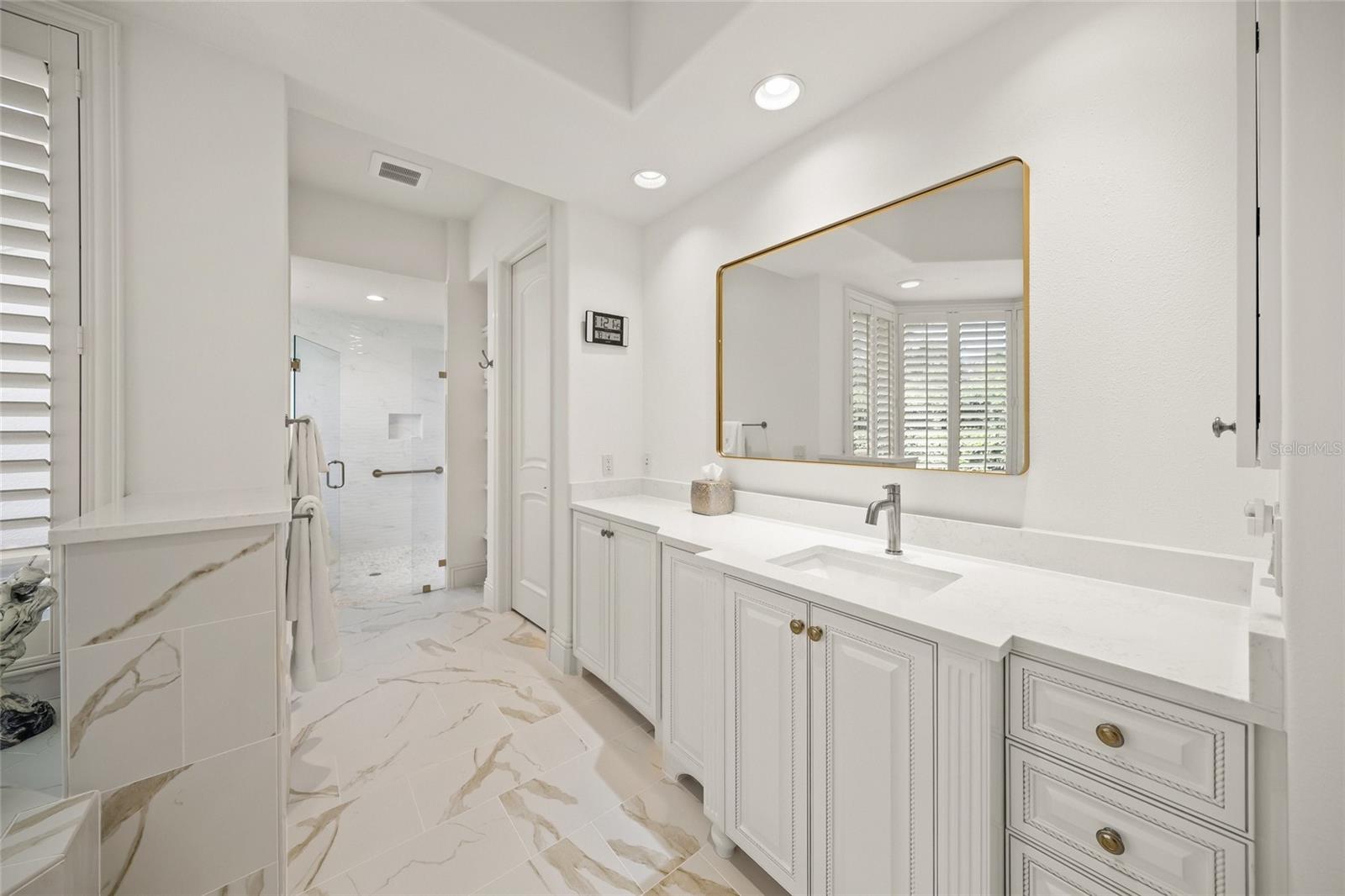 A4658917 Property Photo