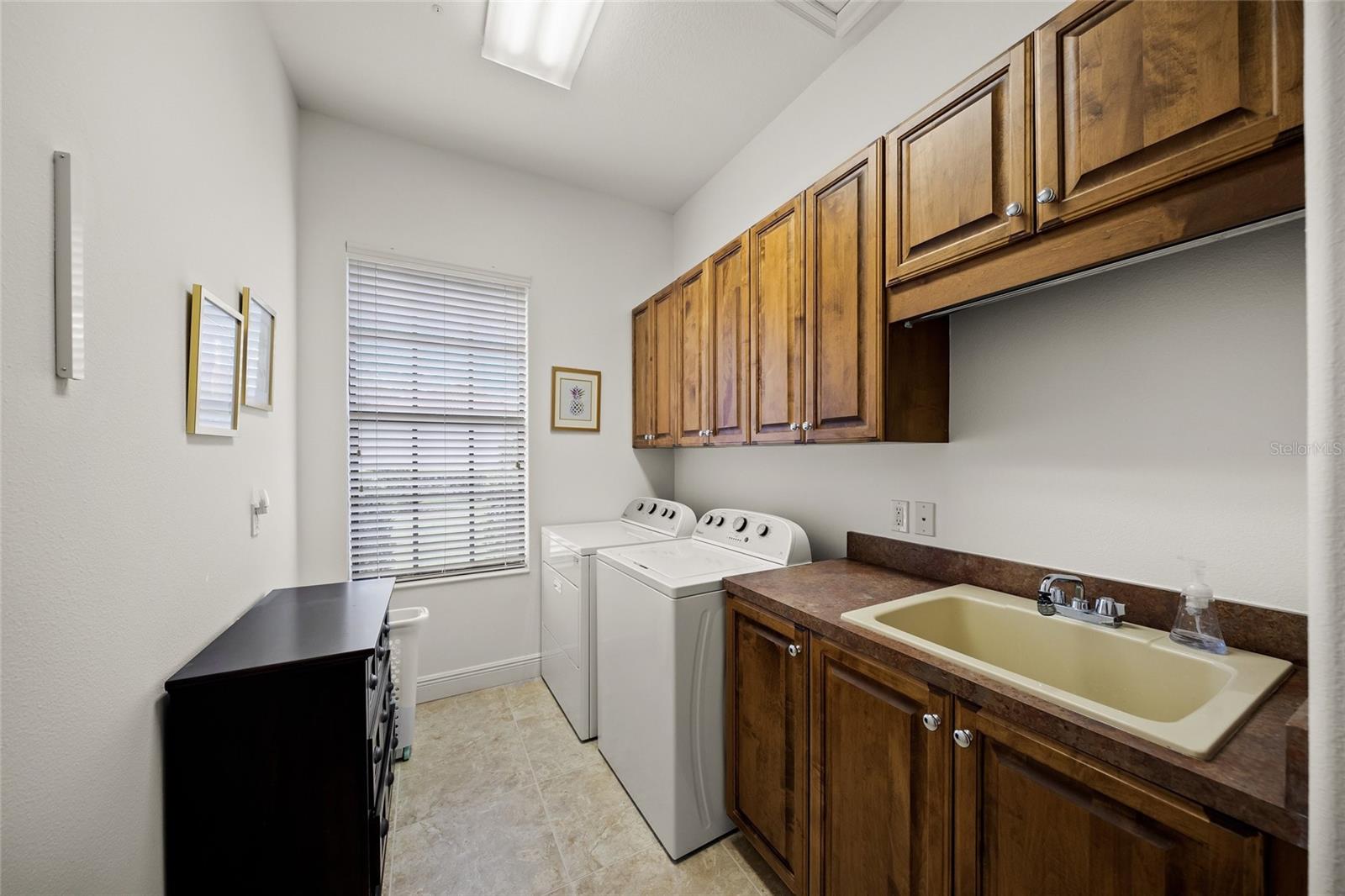 A4658917 Property Photo