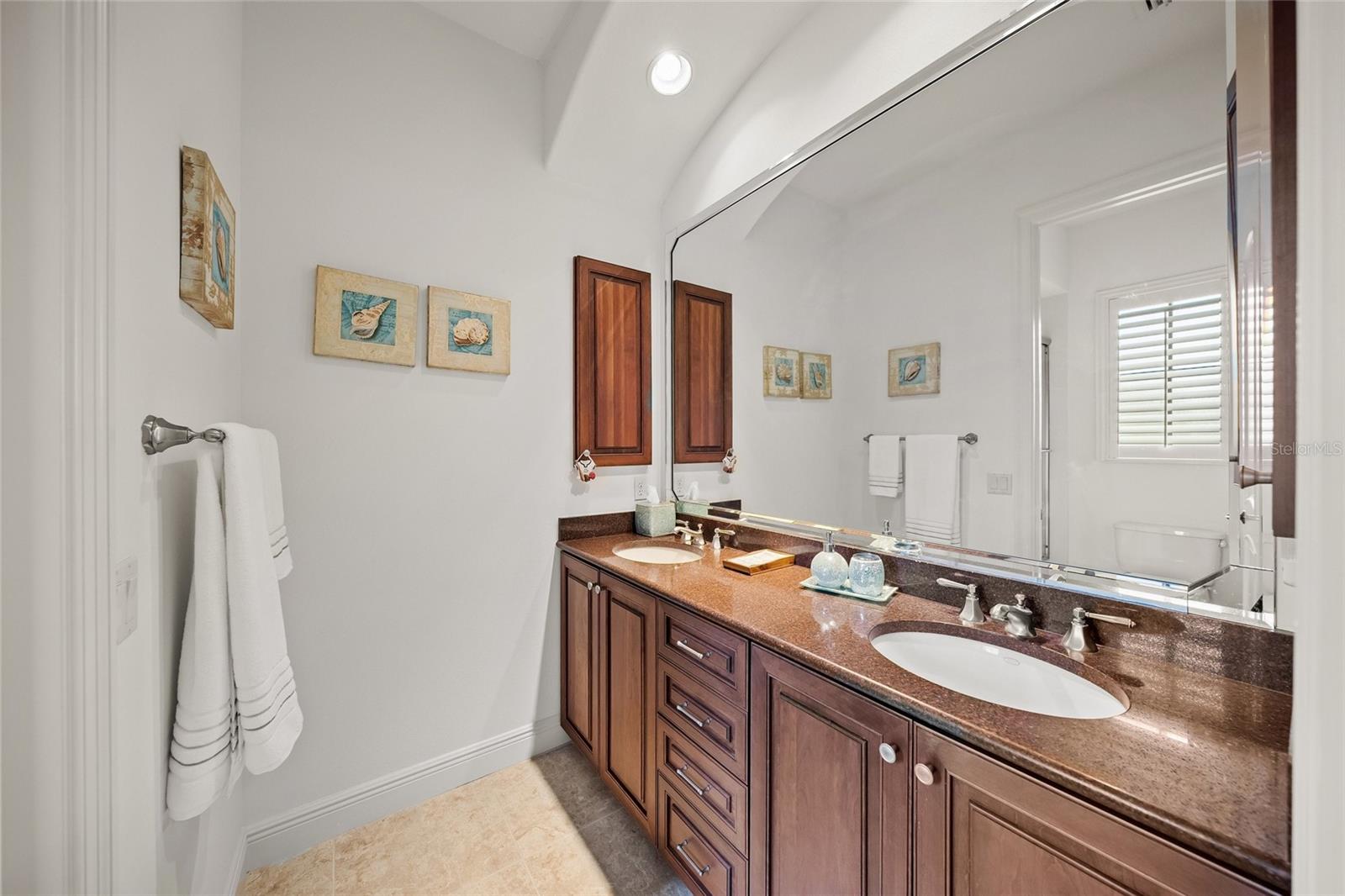 A4658917 Property Photo