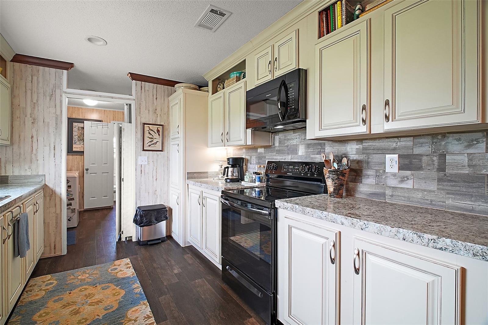 2551 CAYMAN CIR, ZELLWOOD, FL, 32798