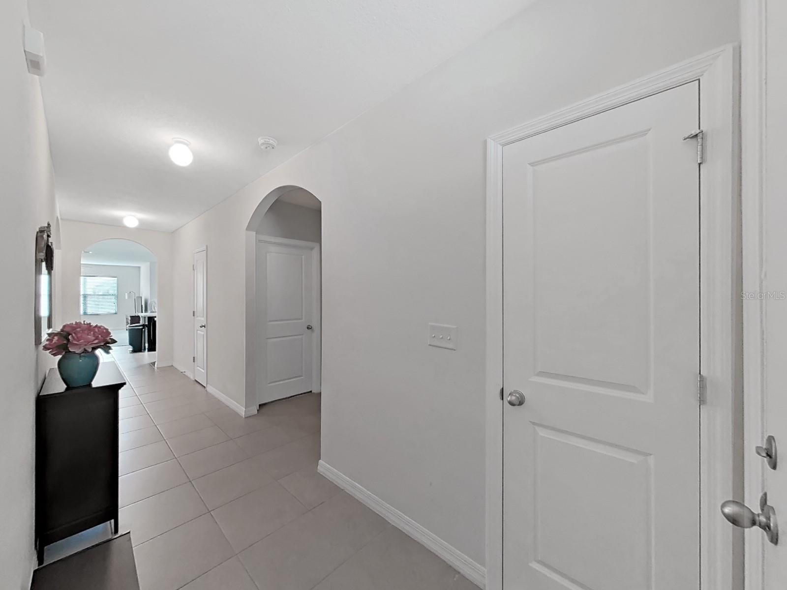 8112 BILSTON VILLAGE LN, GIBSONTON, FL, 33534