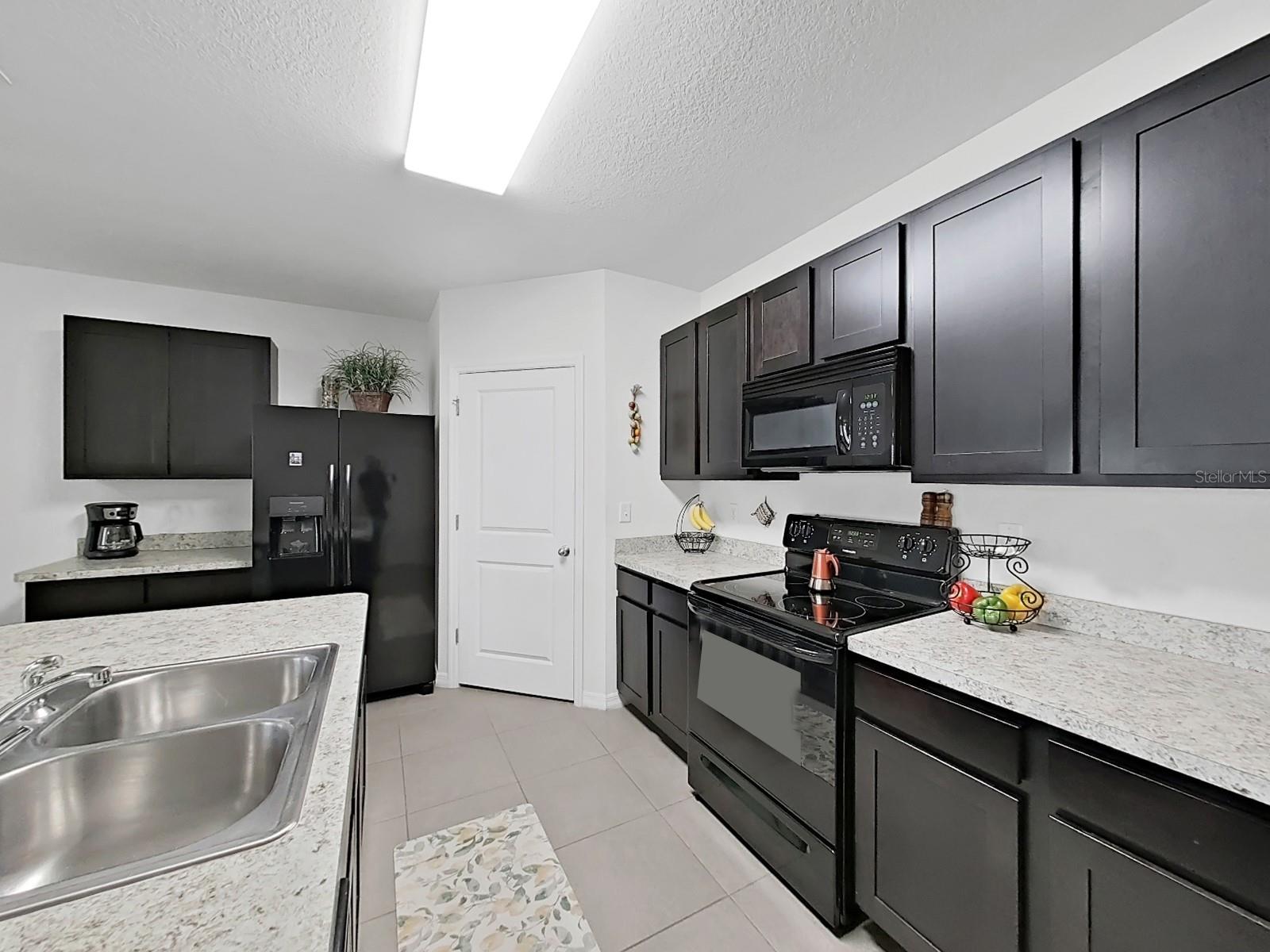 8112 BILSTON VILLAGE LN, GIBSONTON, FL, 33534