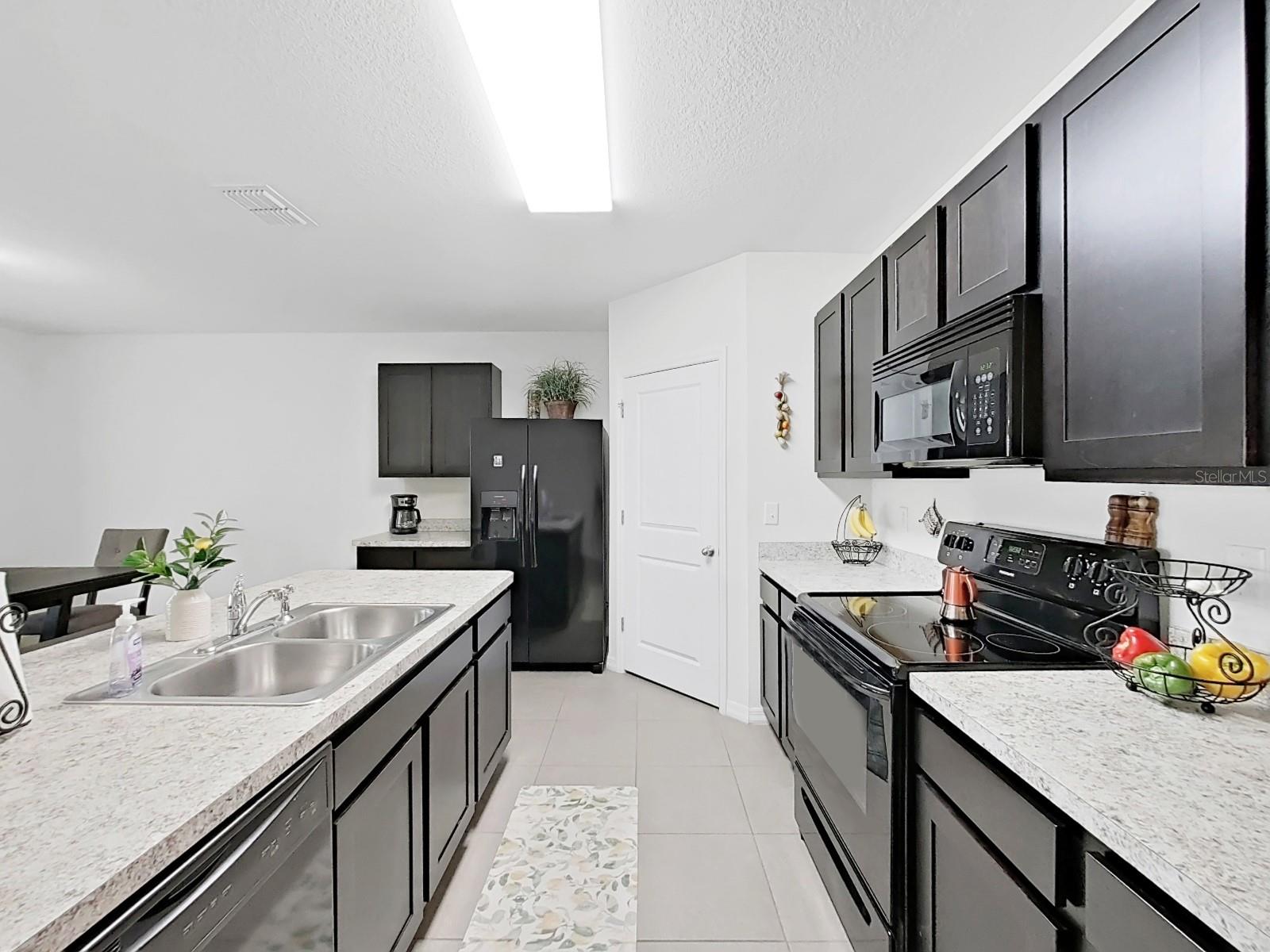 8112 BILSTON VILLAGE LN, GIBSONTON, FL, 33534