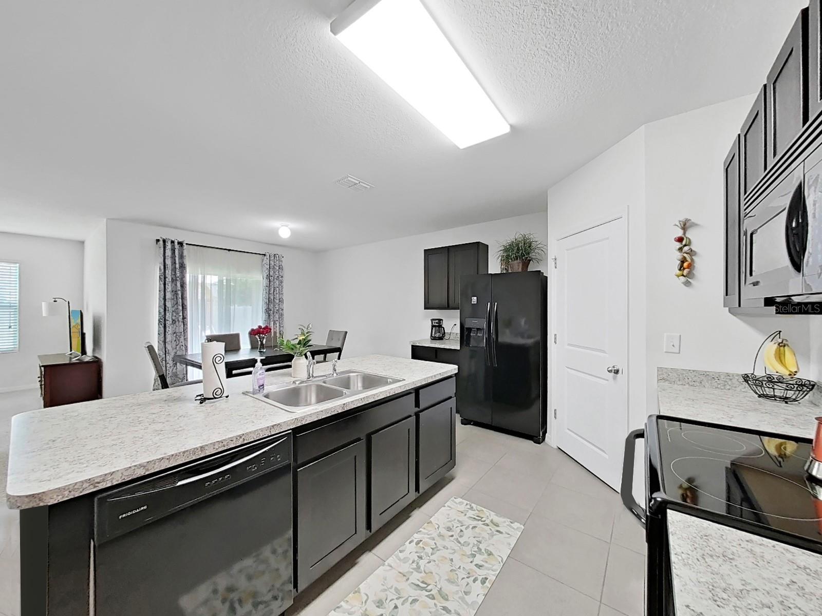 8112 BILSTON VILLAGE LN, GIBSONTON, FL, 33534