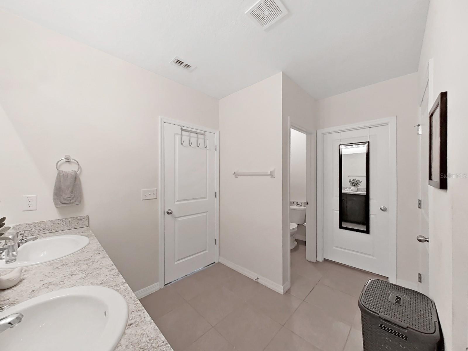 8112 BILSTON VILLAGE LN, GIBSONTON, FL, 33534