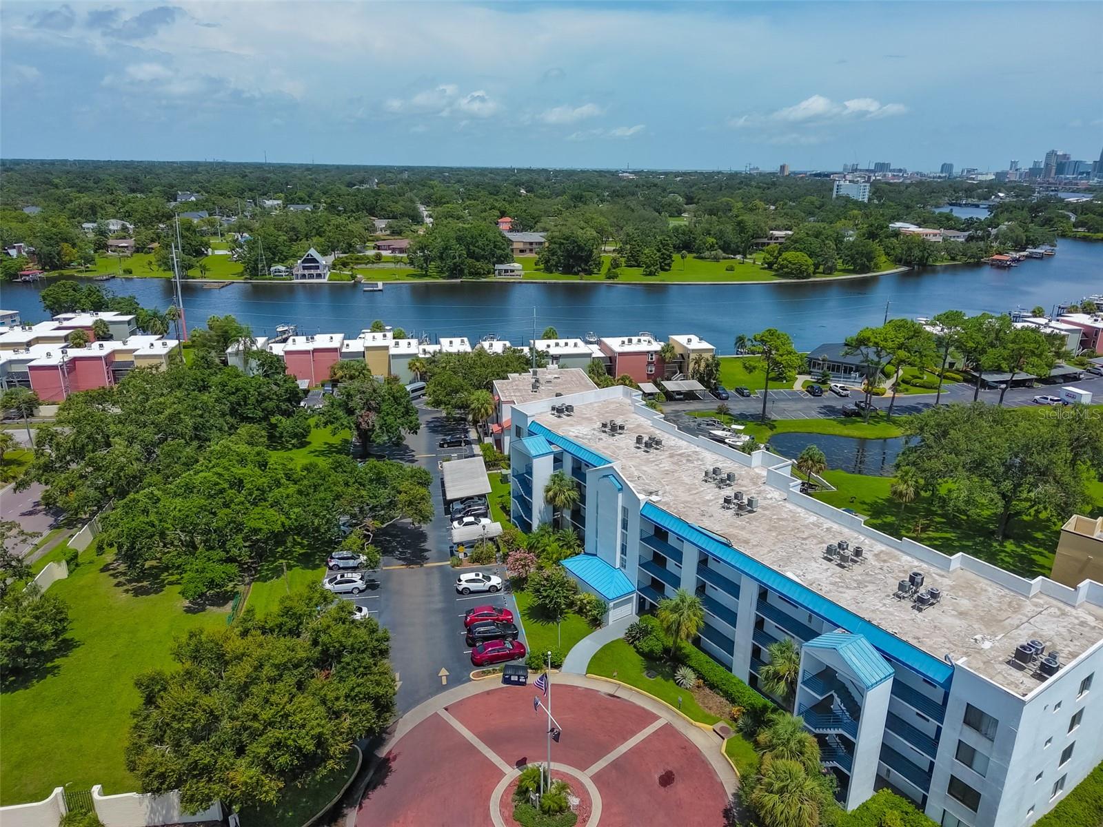 2424 W TAMPA BAY BLVD #L301, TAMPA, FL, 33607