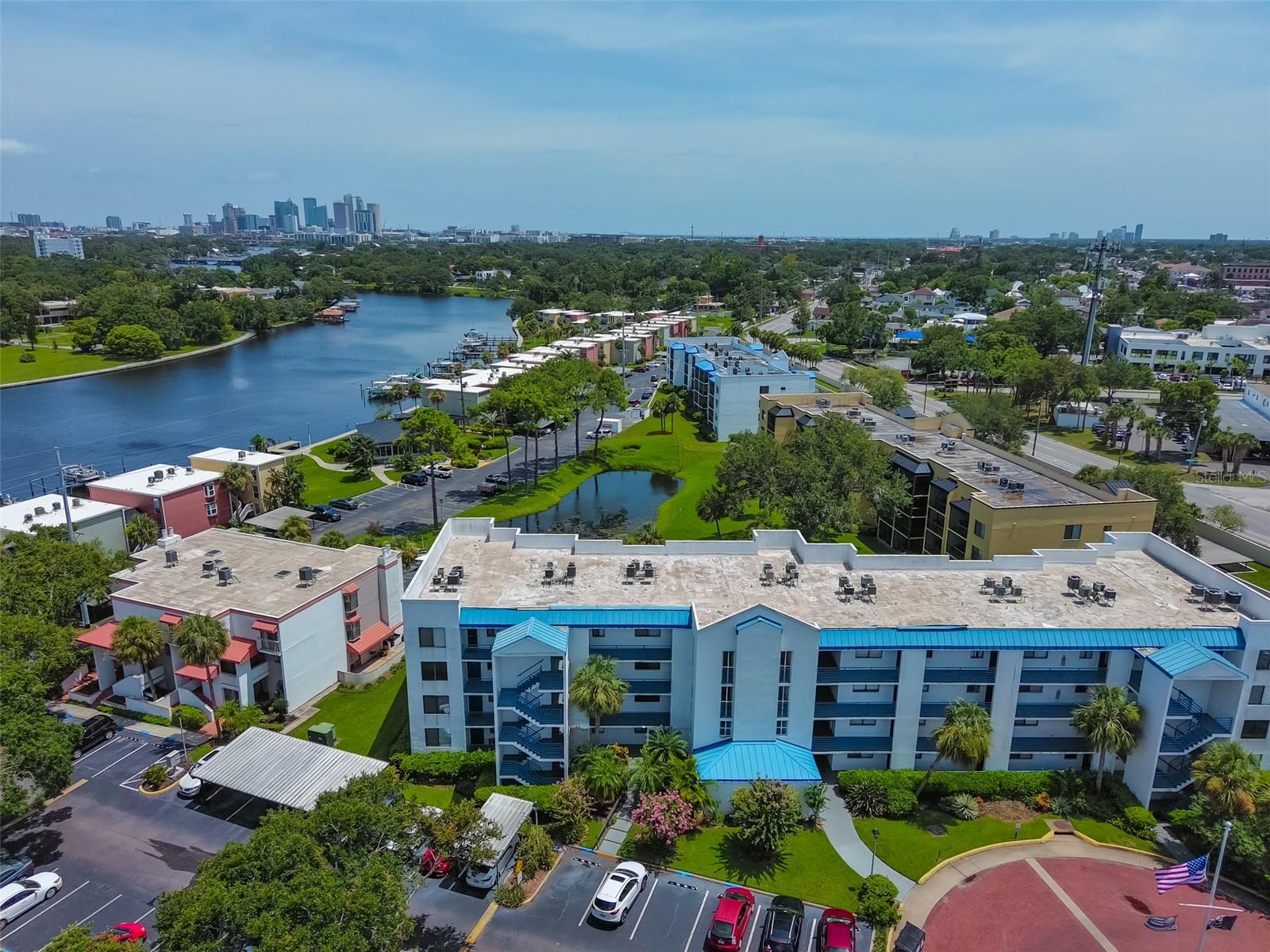 2424 W TAMPA BAY BLVD #L301, TAMPA, FL, 33607