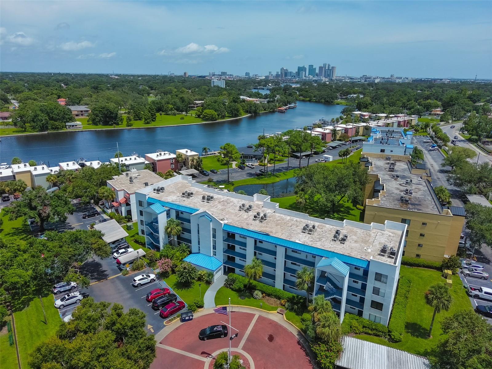 2424 W TAMPA BAY BLVD #L301, TAMPA, FL, 33607