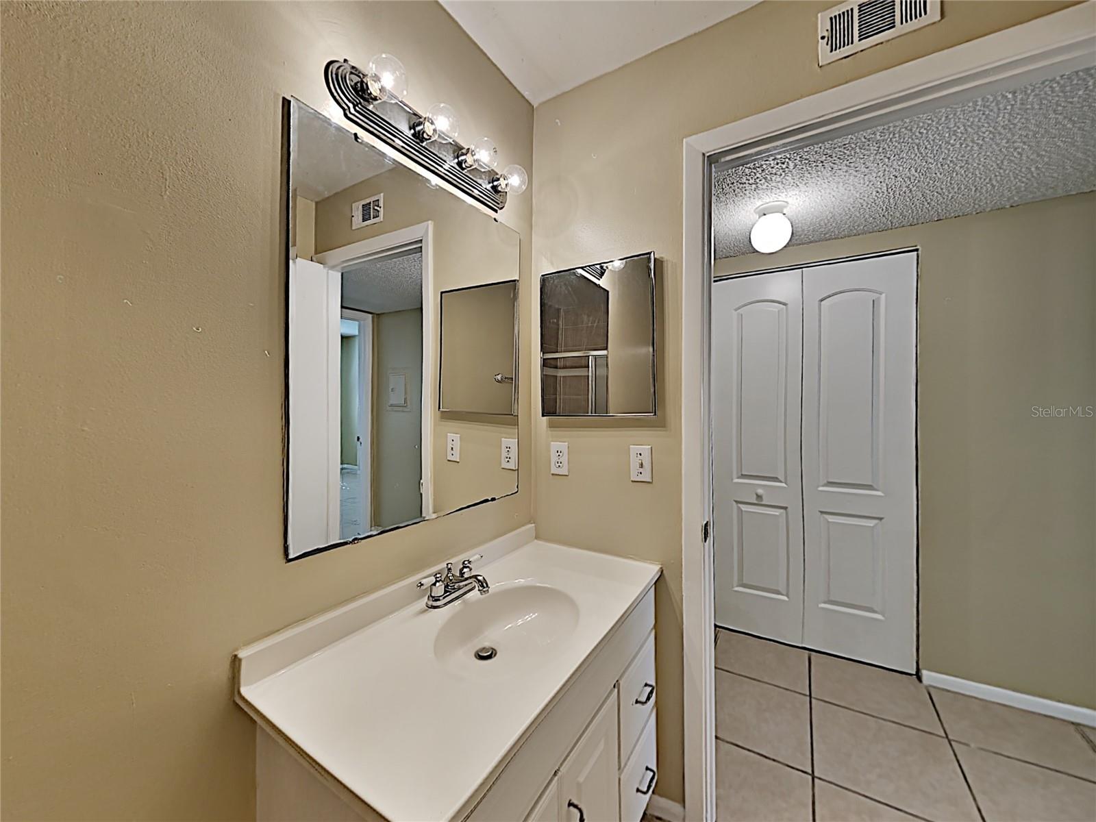 220 CHEROKEE CT #113, ALTAMONTE SPRINGS, FL, 32701
