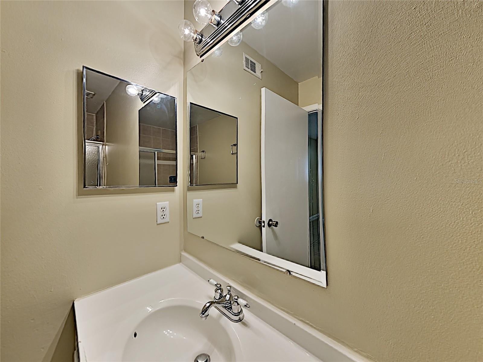 220 CHEROKEE CT #113, ALTAMONTE SPRINGS, FL, 32701