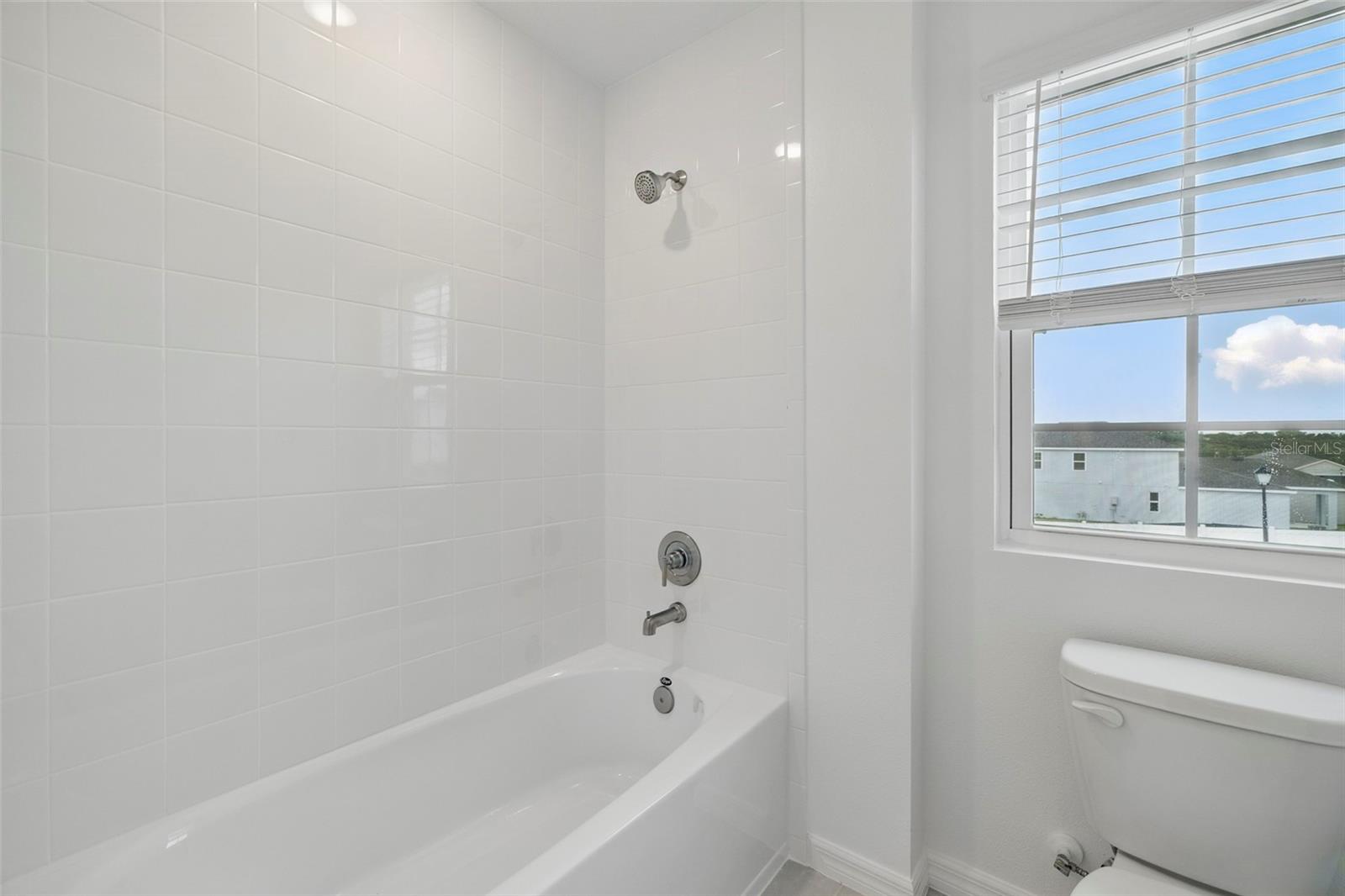 27476 BLACK KITE AVE, HOWEY IN THE HILLS, FL, 34737