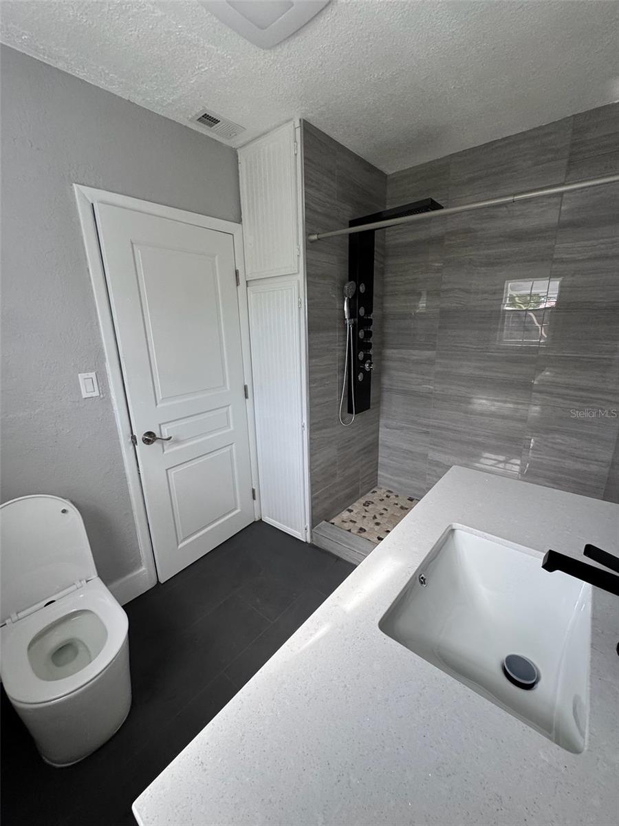 3951 WALKER RD, APOPKA, FL, 32703