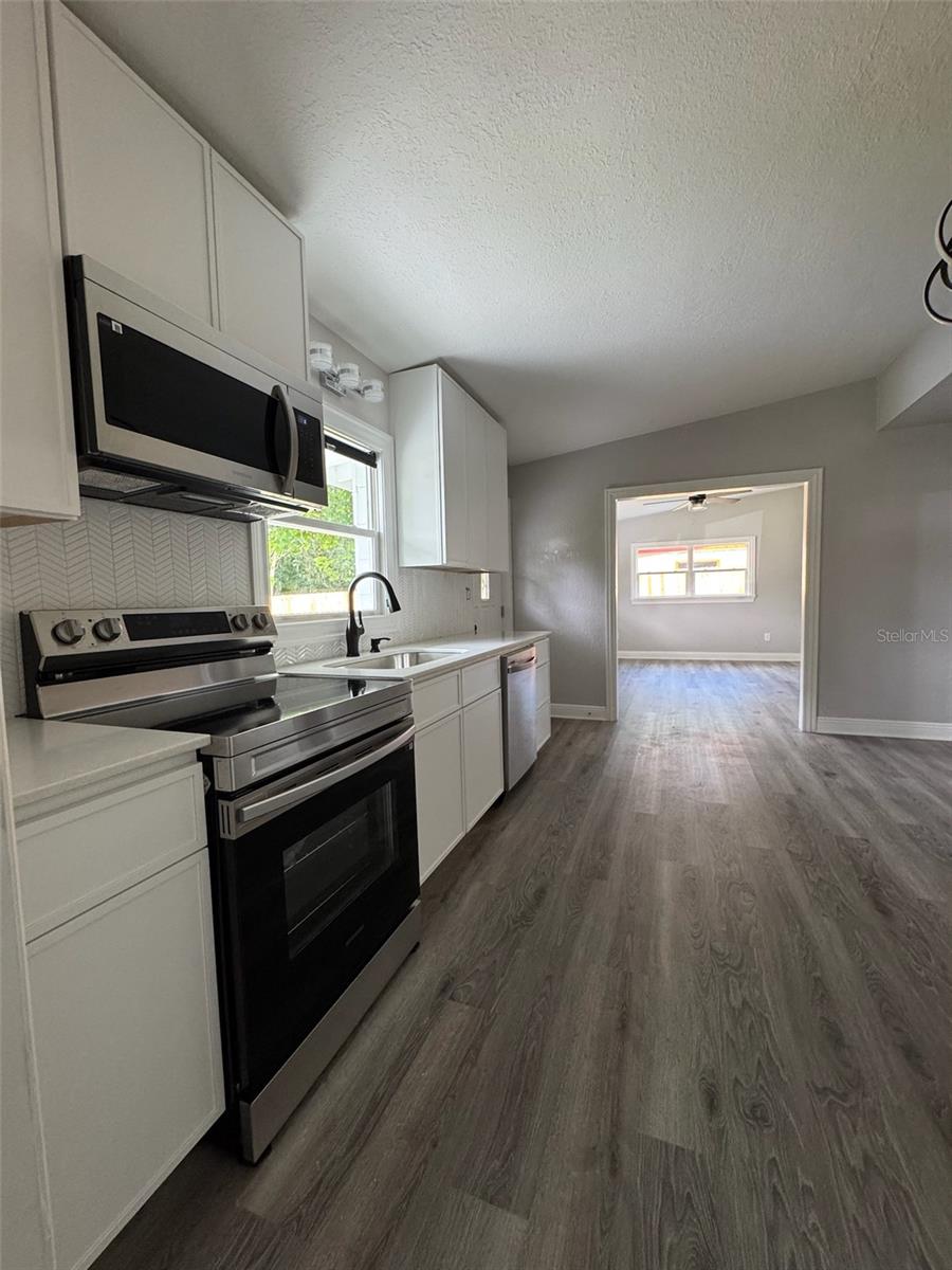 3951 WALKER RD, APOPKA, FL, 32703