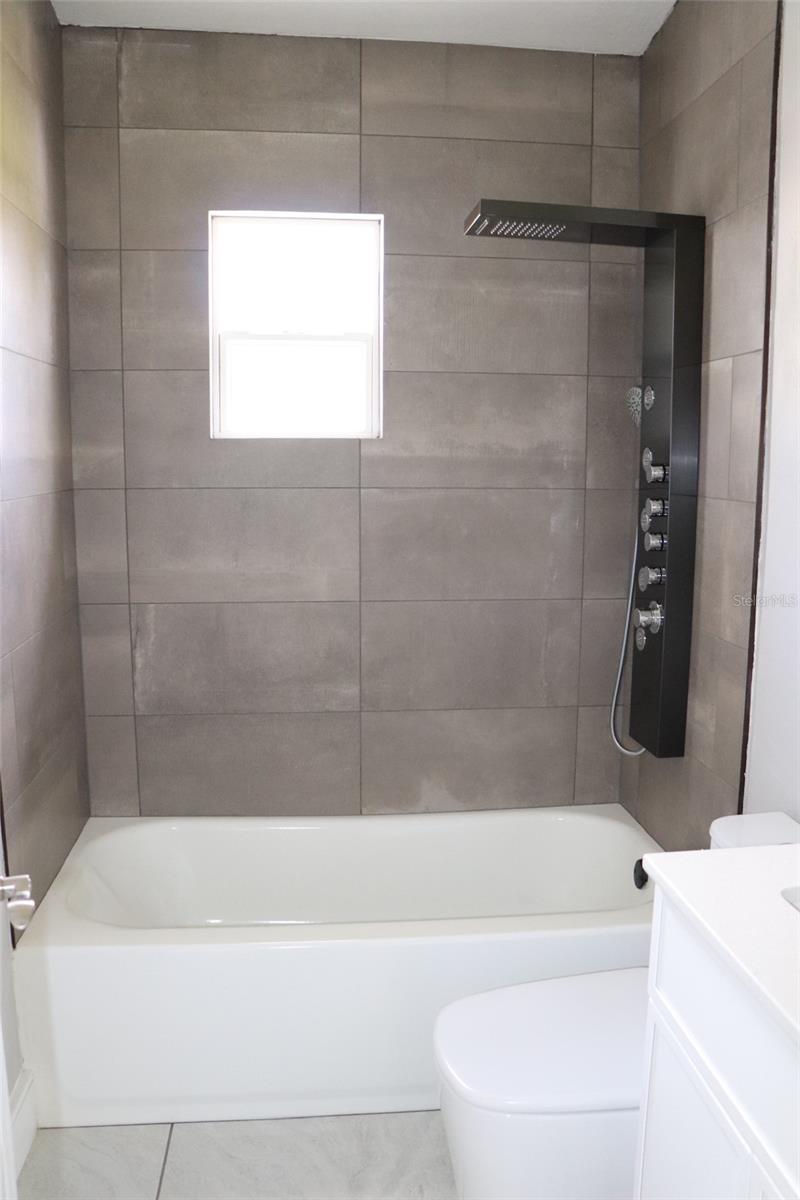 3951 WALKER RD, APOPKA, FL, 32703