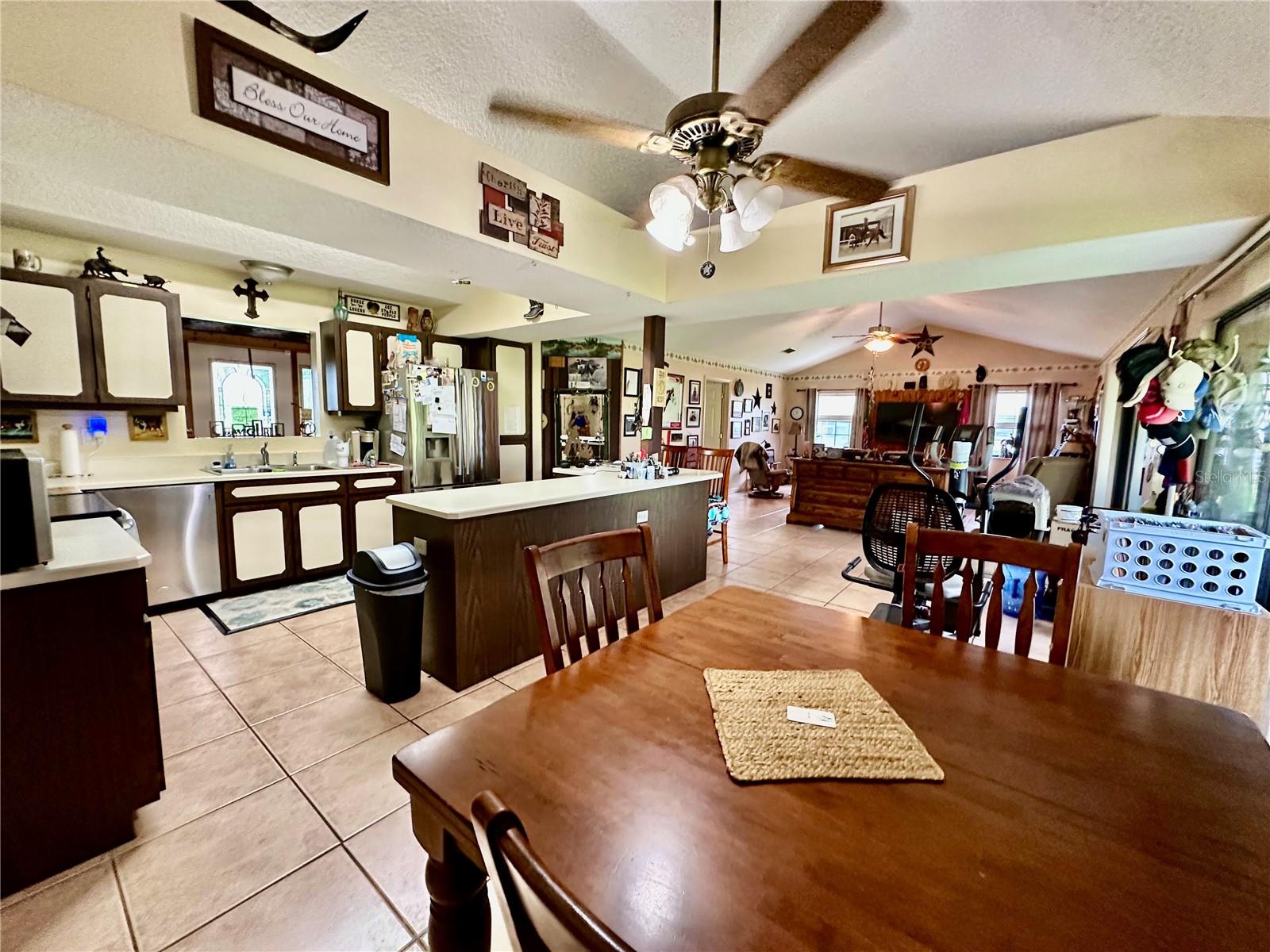 1350 RED COLT CT, ASTOR, FL, 32102