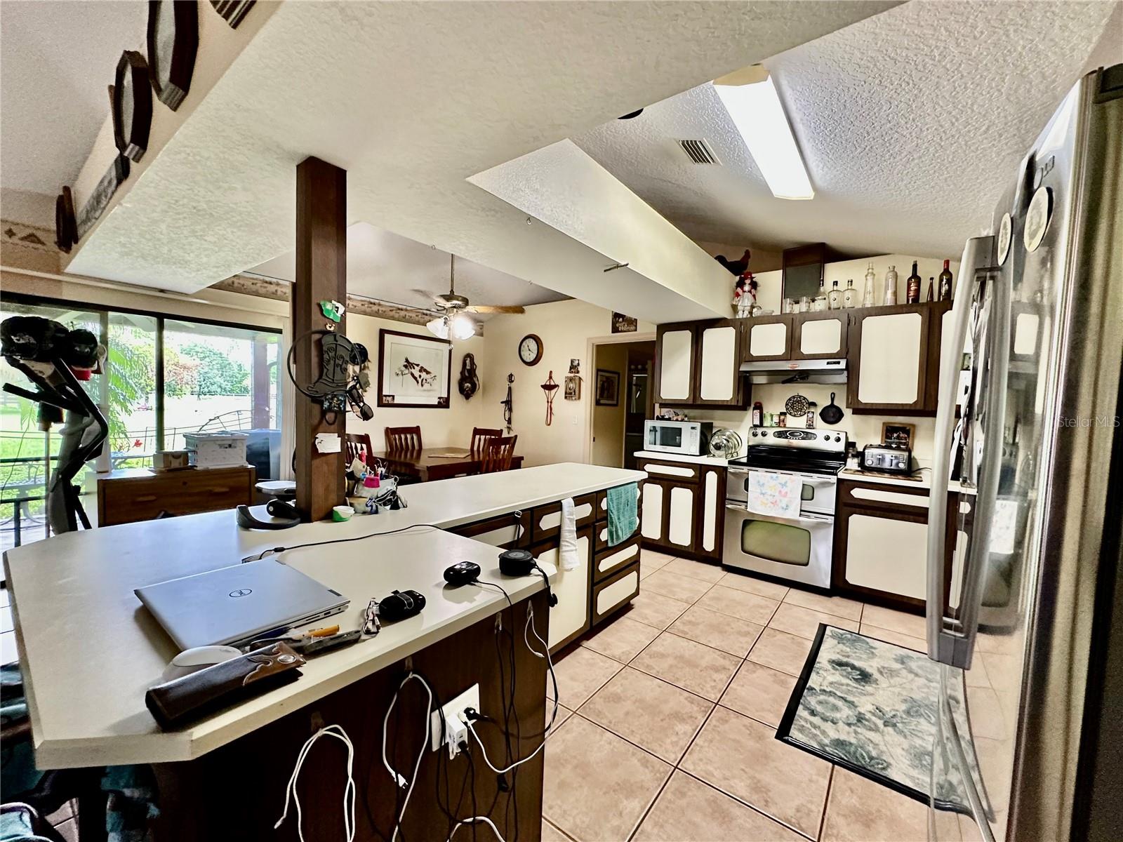 1350 RED COLT CT, ASTOR, FL, 32102