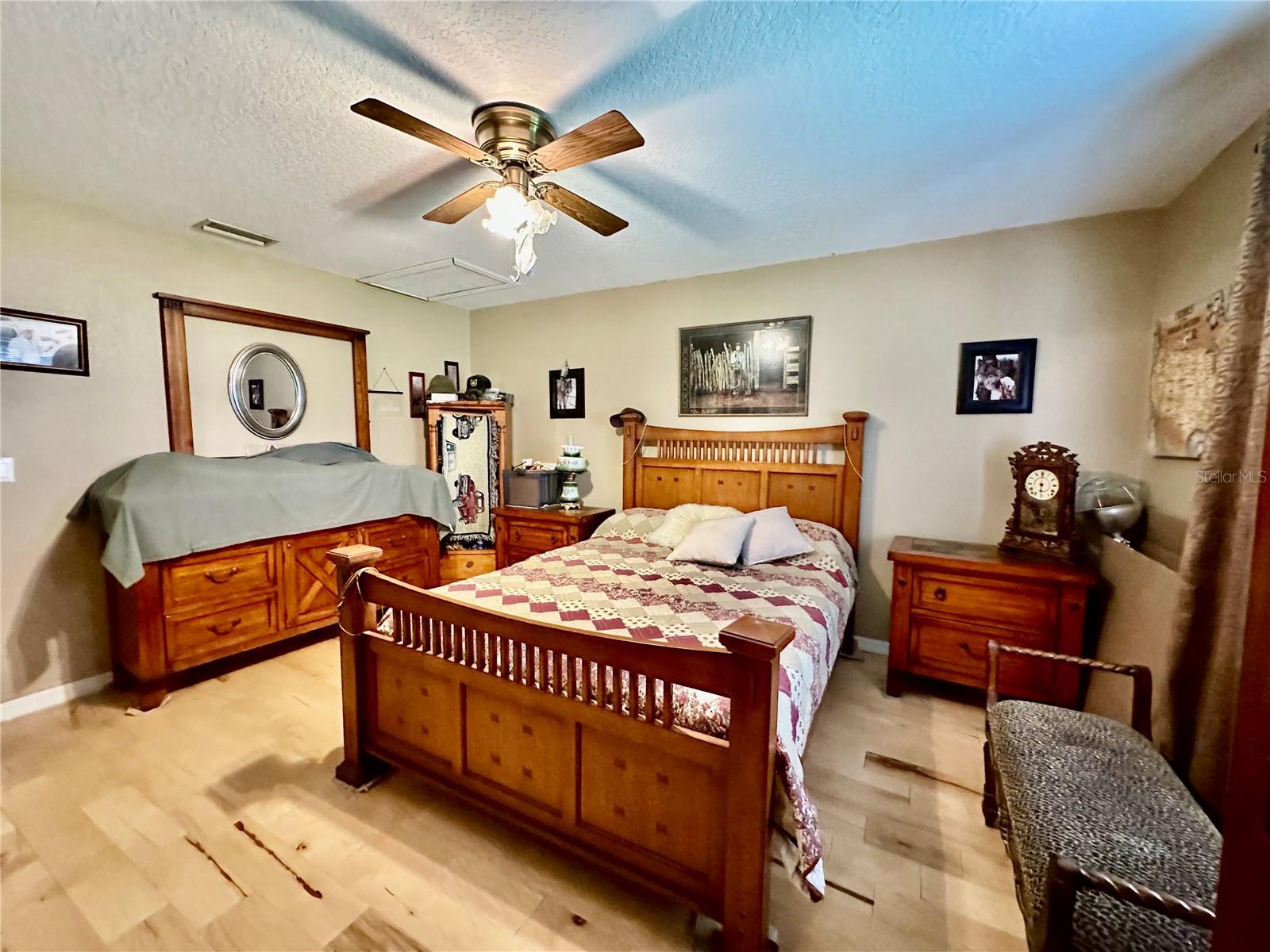 1350 RED COLT CT, ASTOR, FL, 32102