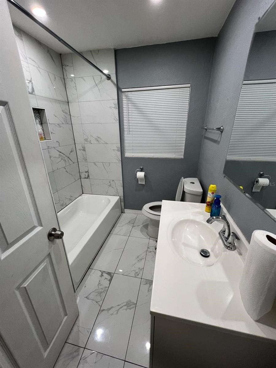 801 E LAKE AVE, TAMPA, FL, 33603