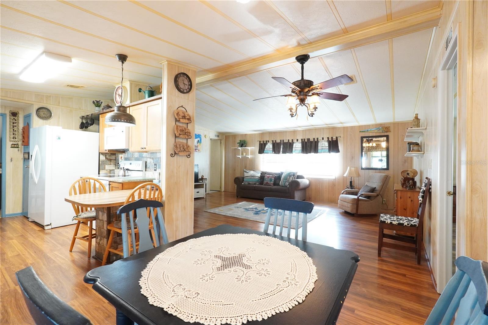 82402 NEW CIRCLE DR N #402, PINELLAS PARK, FL, 33781