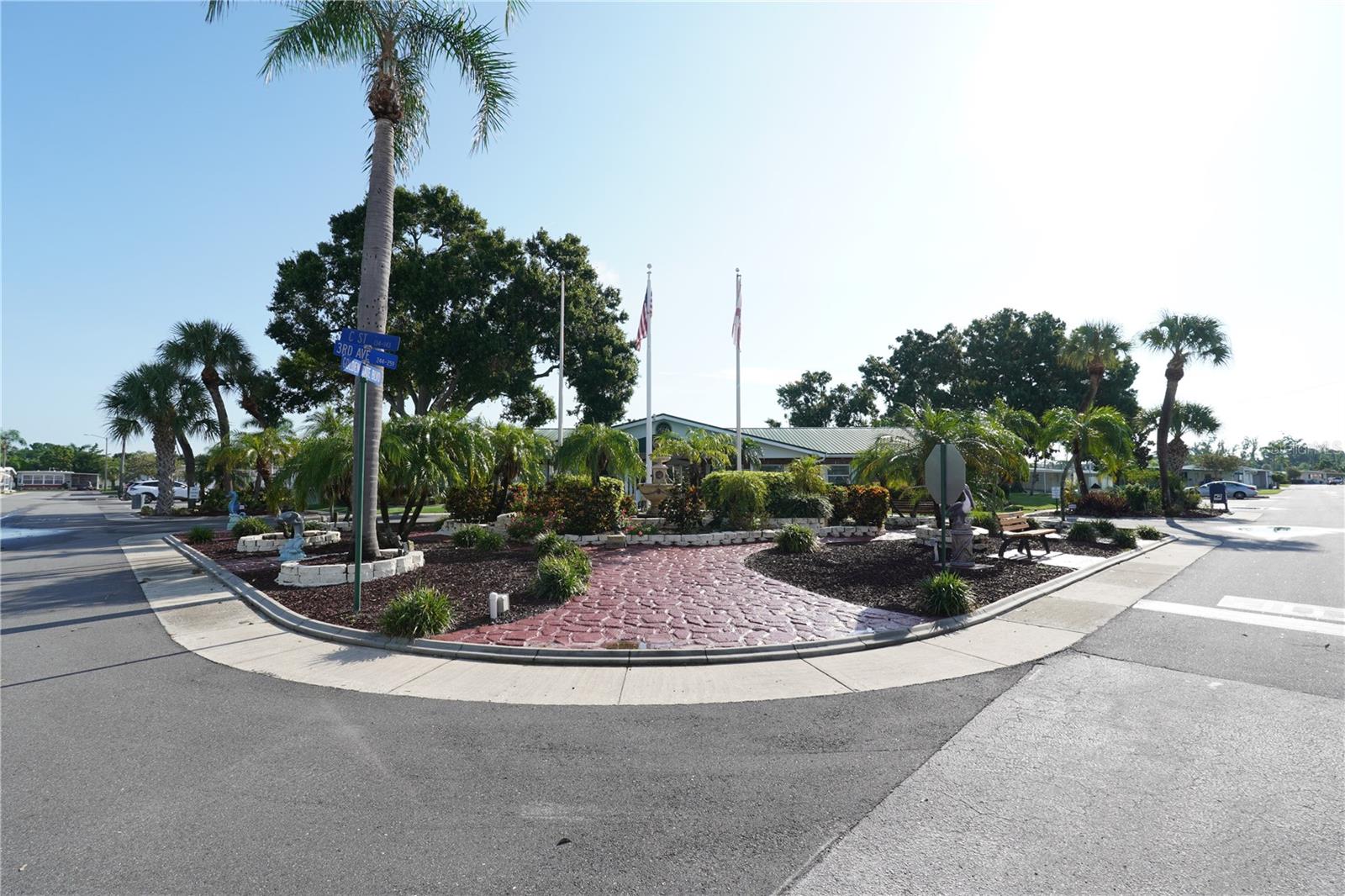 82402 NEW CIRCLE DR N #402, PINELLAS PARK, FL, 33781