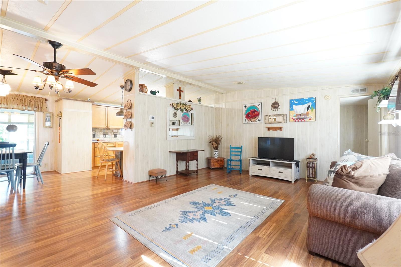 82402 NEW CIRCLE DR N #402, PINELLAS PARK, FL, 33781